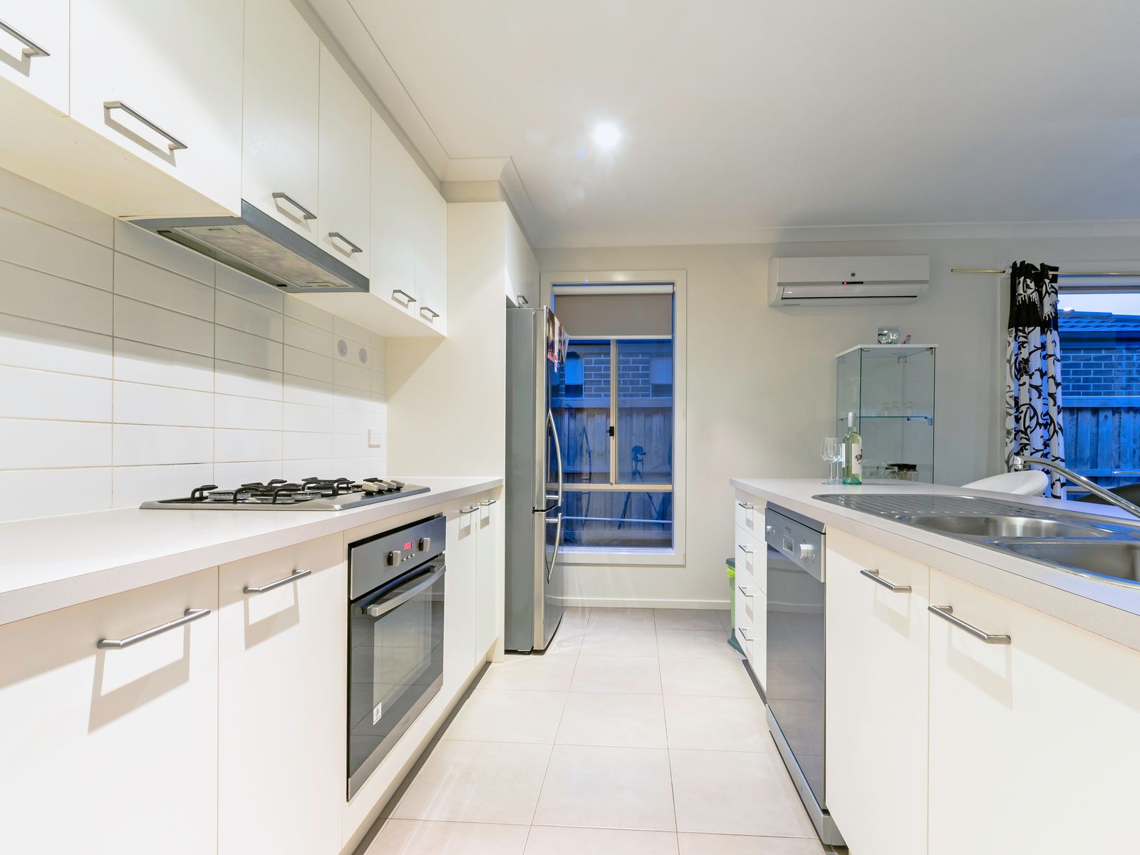 9 Plume Place, Point Cook VIC 3030, Point Cook - Thumbnail 6