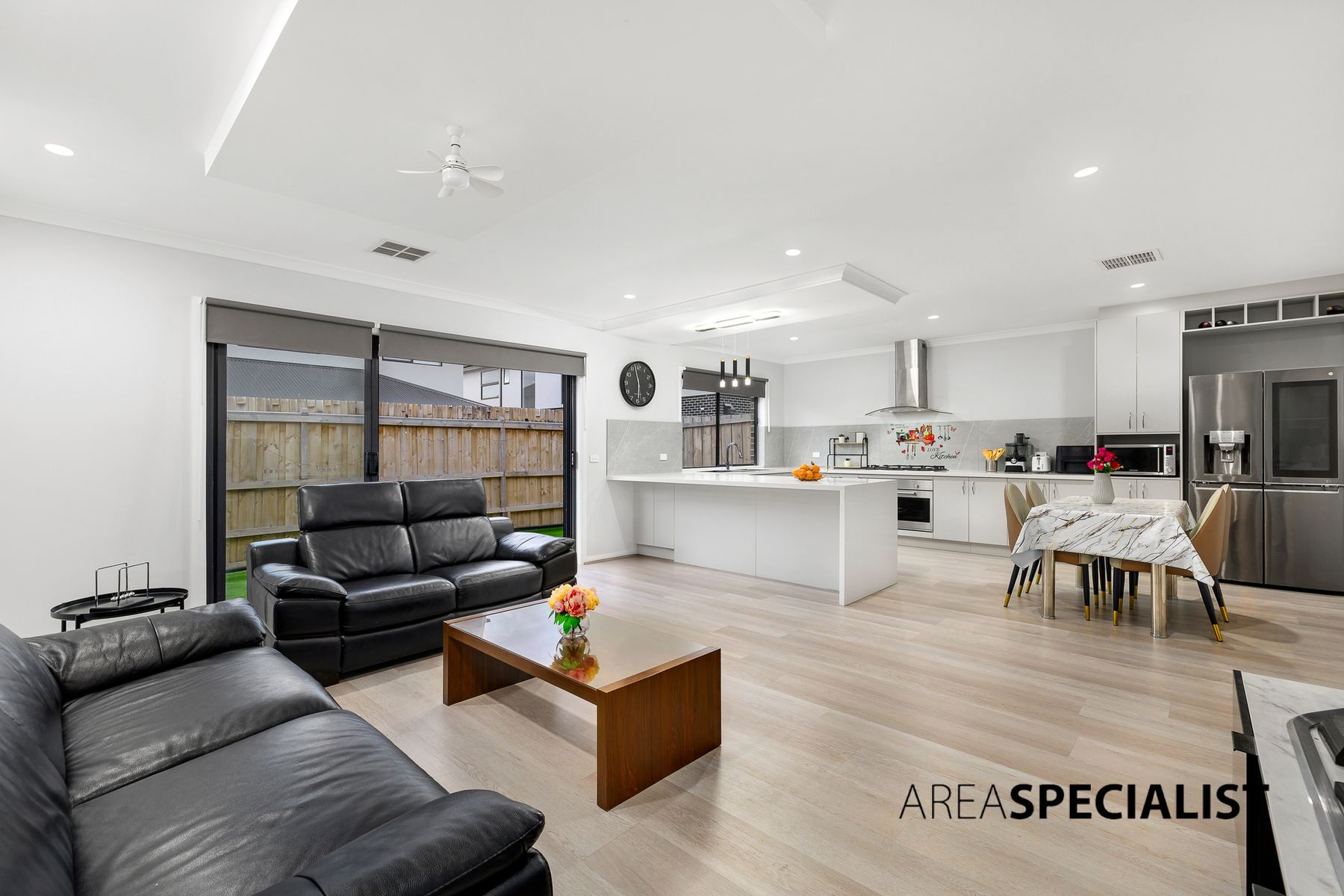 49 Benoit Circuit, Clyde North, VIC 3978, Clyde North - Thumbnail 3
