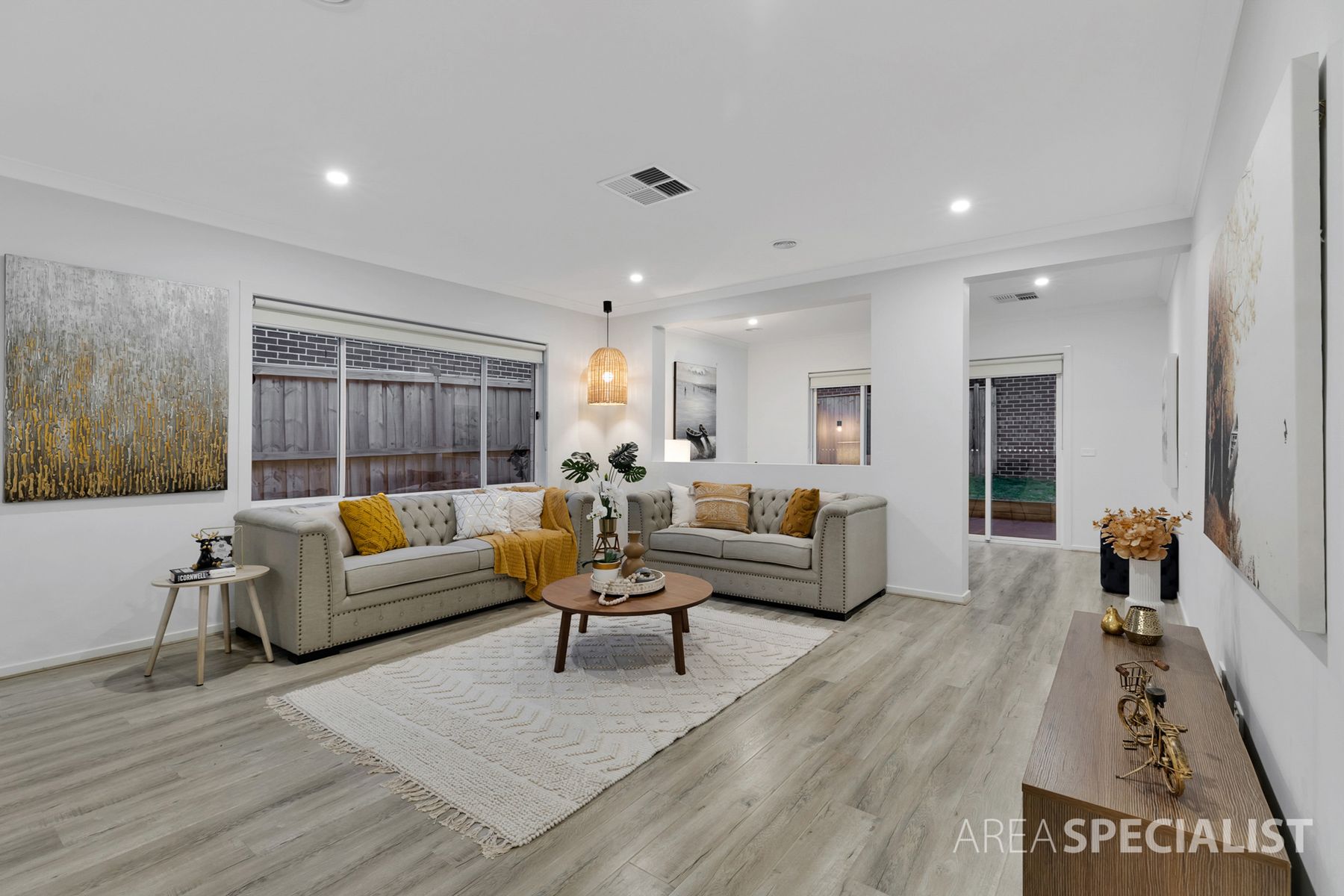 28 Grabke Avenue, Clyde North, VIC 3978, Clyde North - Thumbnail 2