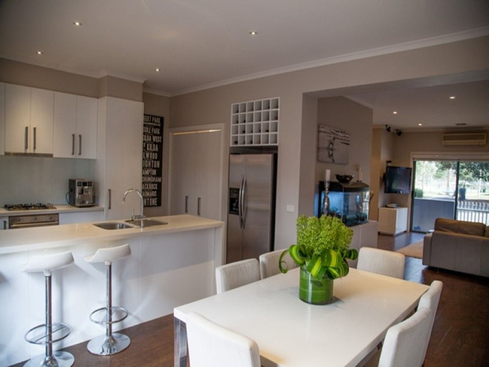 223 Stockmans Way, Kensington - Thumbnail 2