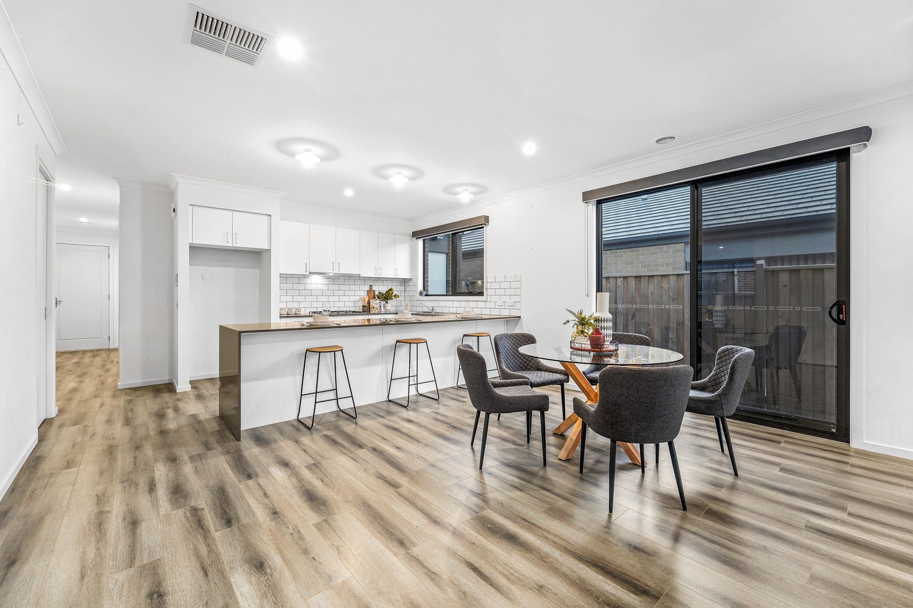 9 Heybridge Street, Clyde, VIC 3978, Clyde - Thumbnail 7