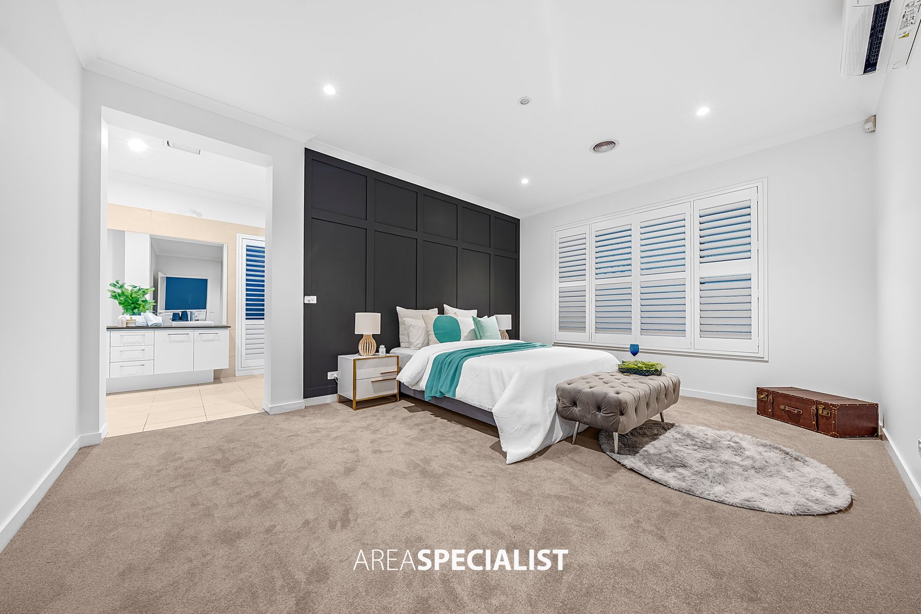 24 Lothbury Drive, Clyde North, Clyde North - Thumbnail 2
