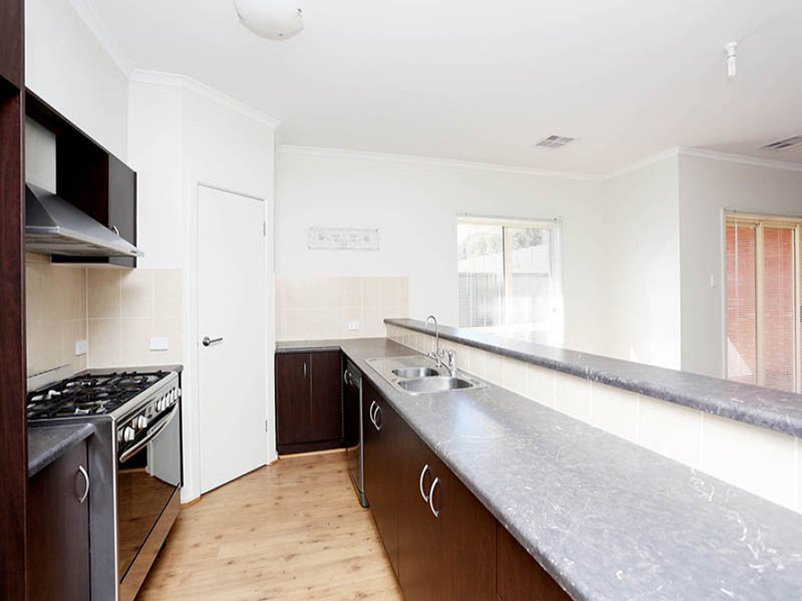42 Franklin Avenue, Mawson Lakes, SA 5095, Mawson Lakes - Thumbnail 2