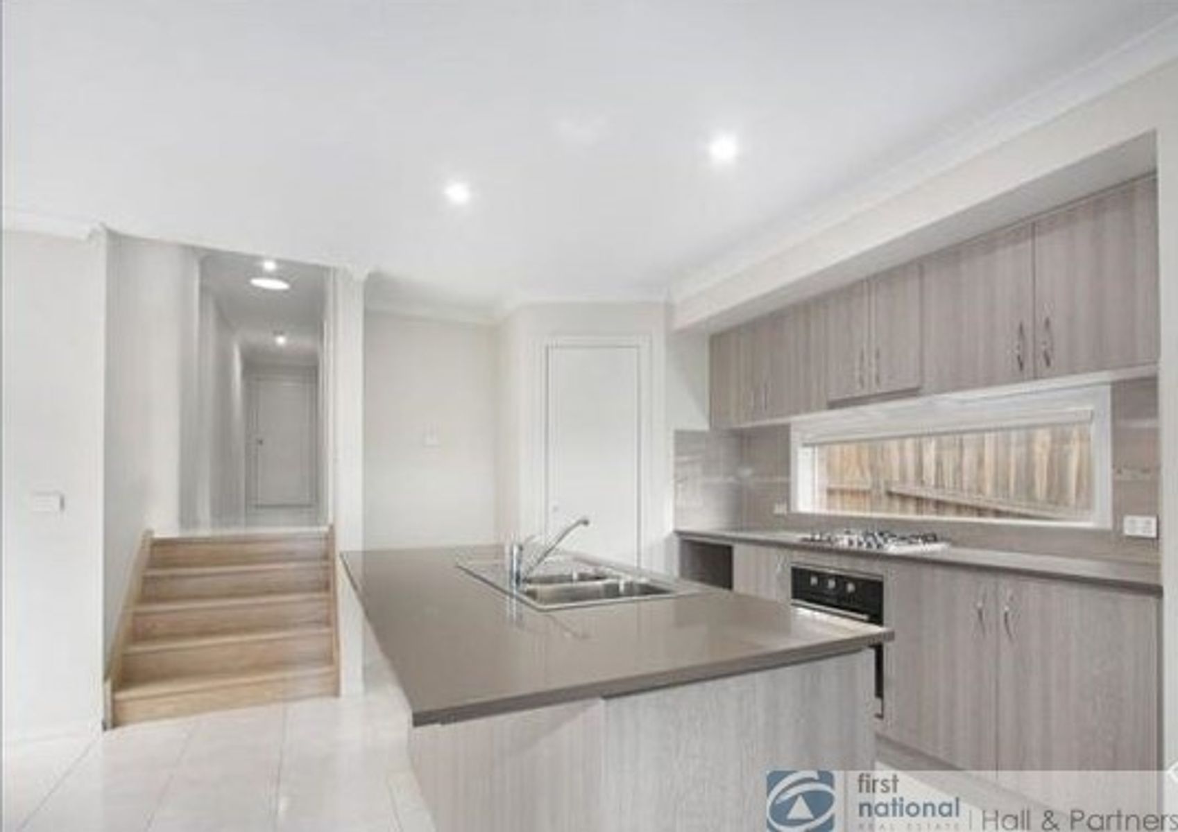 2A Lima Place, Pakenham VIC 3810, Pakenham - Thumbnail 2
