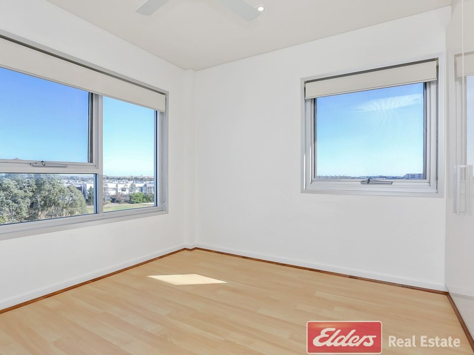 12/21, Mawson Lakes - Thumbnail 5