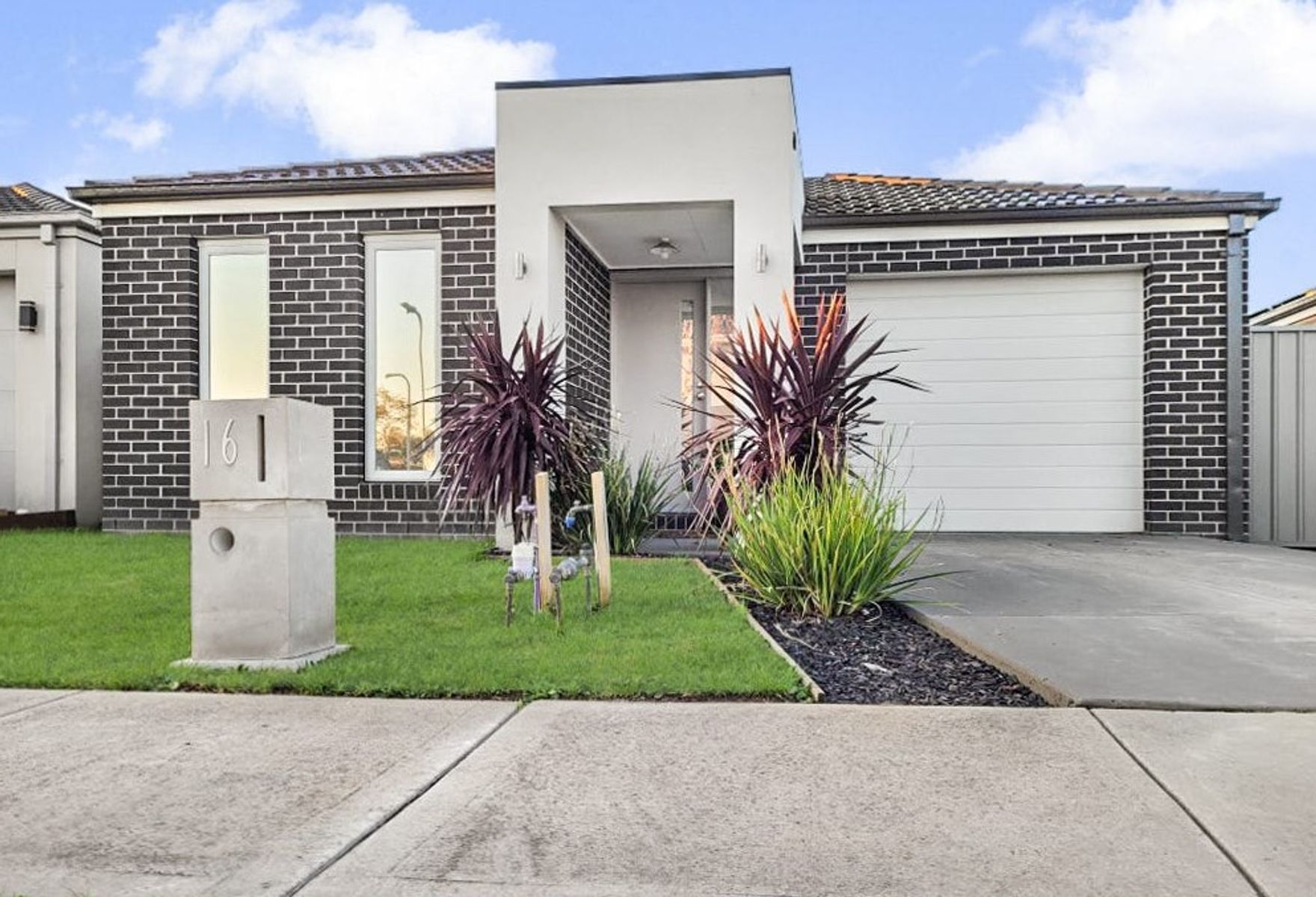 16 Yellow Robin Circuit, Cranbourne East - Thumbnail 3