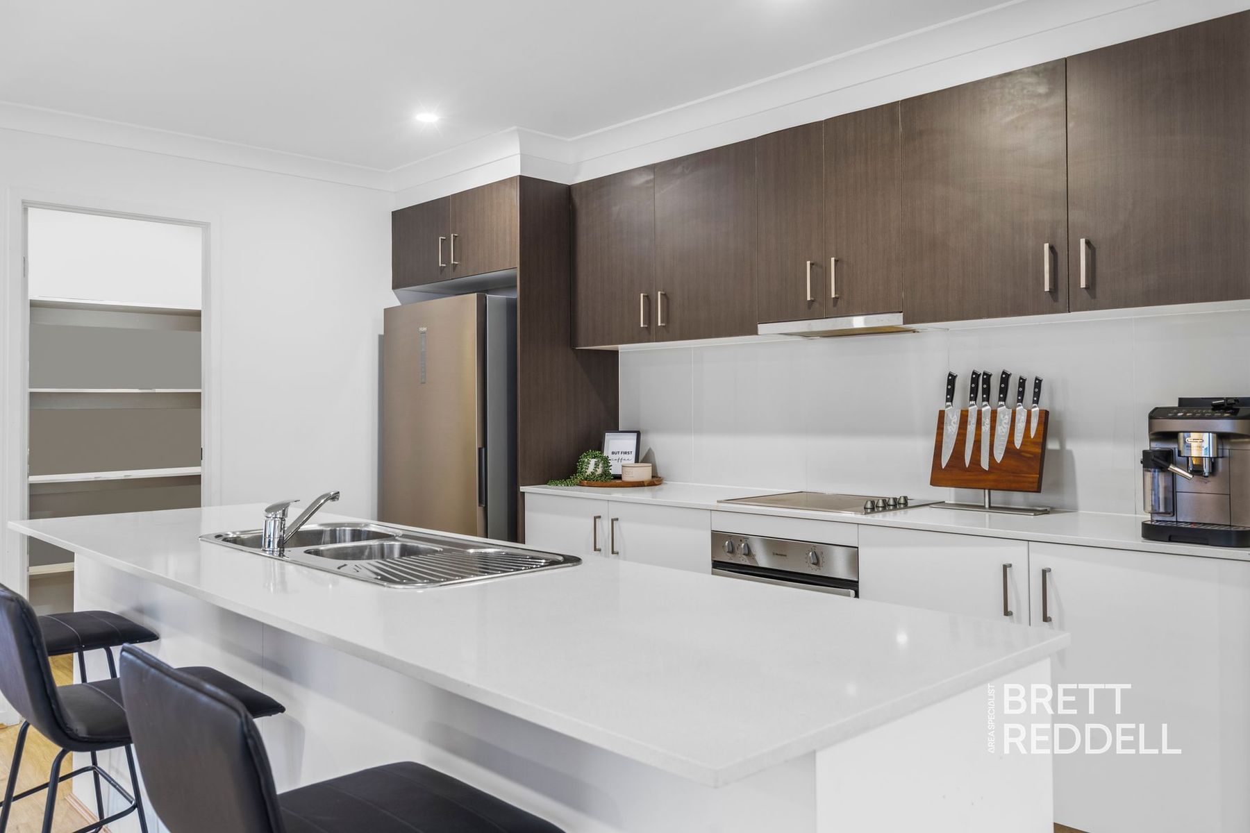 10 Meander Court, Ormeau Hills, QLD 4208, Ormeau Hills - Thumbnail 4