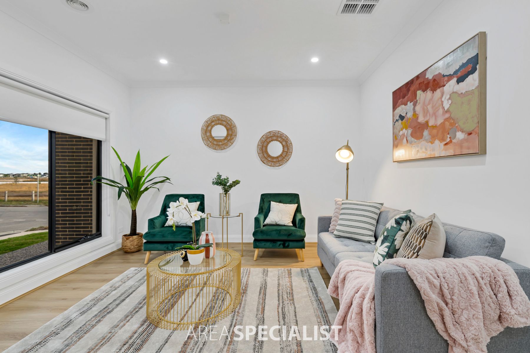 32 Jaylie Street, Clyde North, VIC 3978, Clyde North - Thumbnail 2