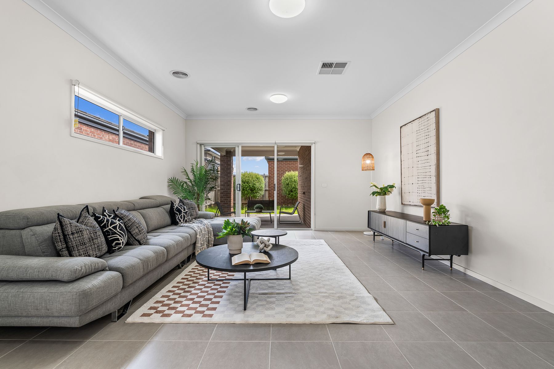 21 Winscombe Road, Werribee, VIC 3030, Werribee - Thumbnail 2