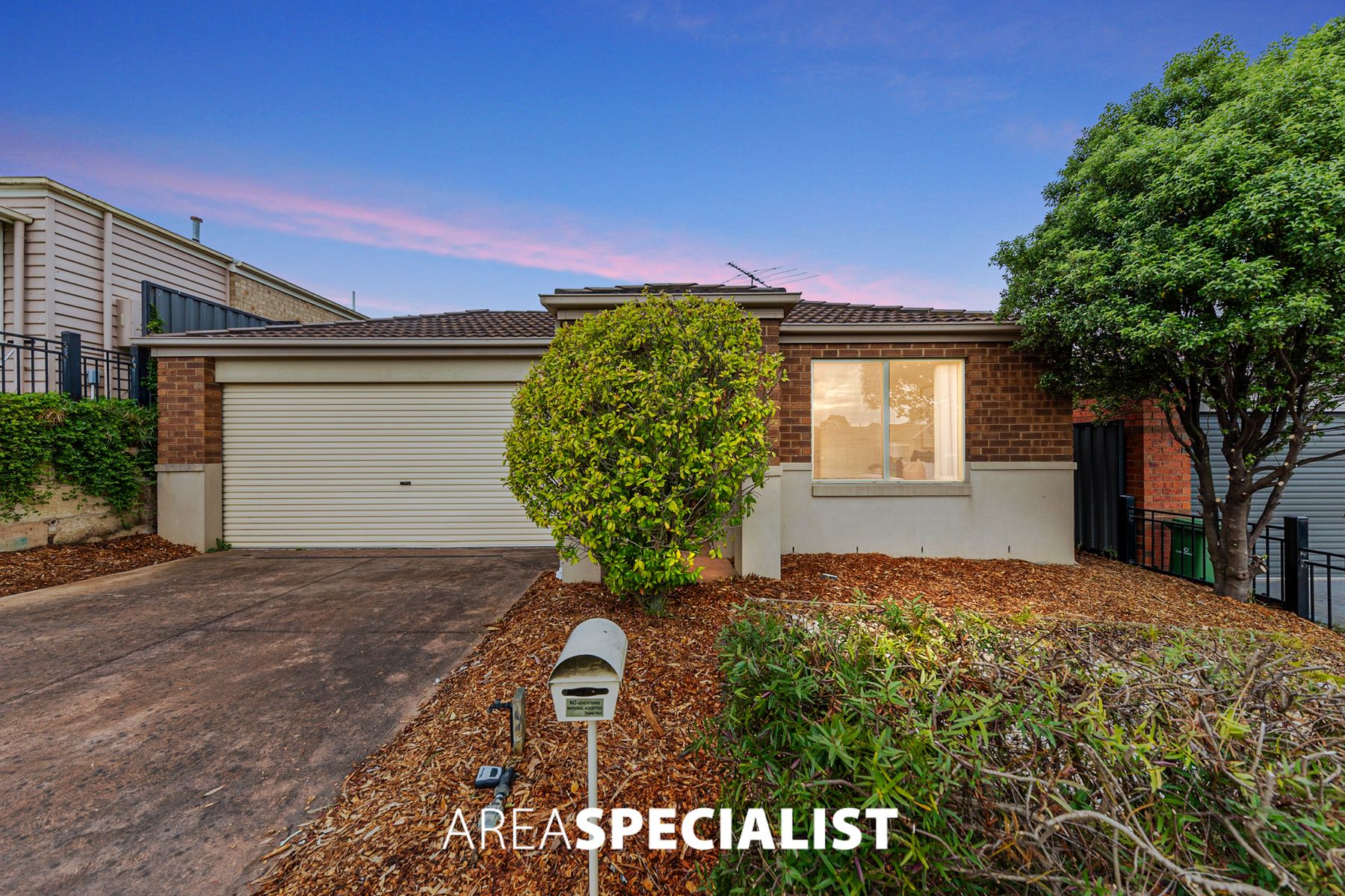 18 Huron Parkway, Pakenham, VIC 3810, Pakenham - Thumbnail 2