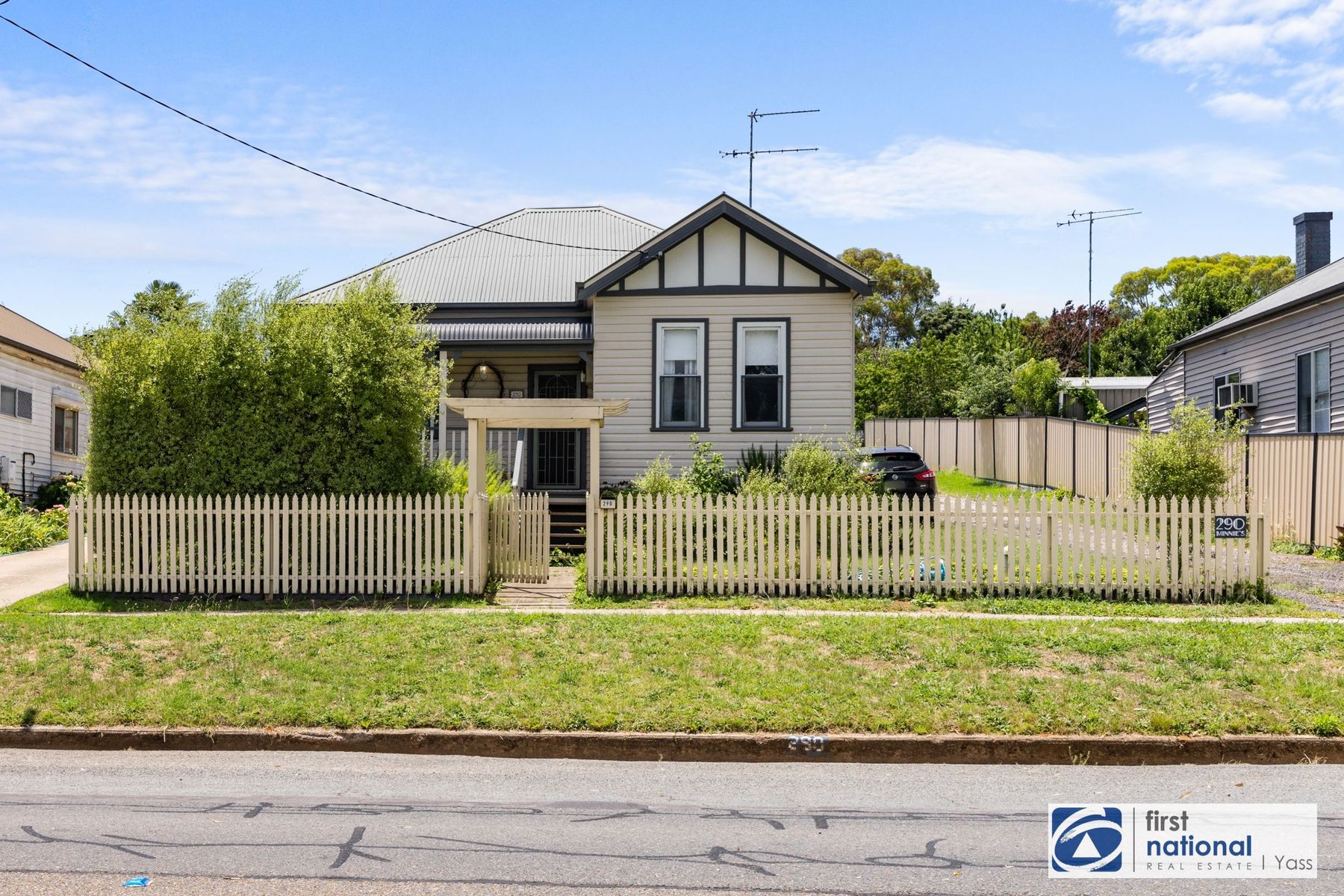 290 Comur Street, Yass NSW 2582