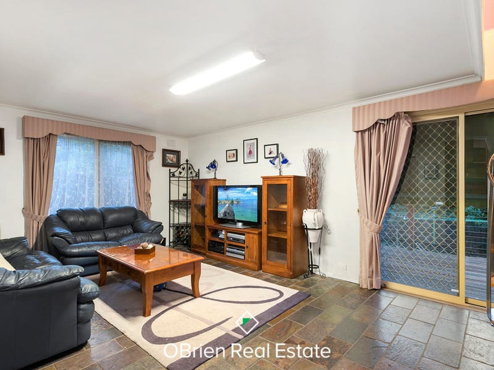 12 Cristata Avenue, Endeavour Hills, VIC 3802, Endeavour Hills - Thumbnail 2