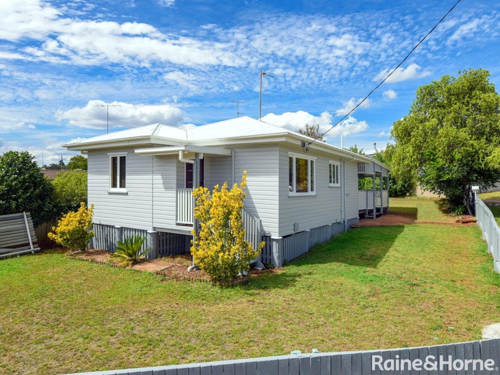 174 Ruthven Street, North Toowoomba QLD 4350
