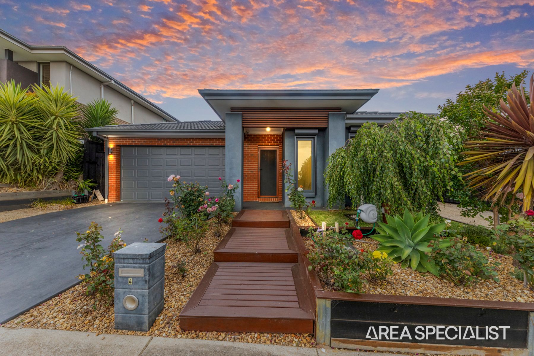 4 Randall Avenue, Clyde North, VIC 3978, Clyde North - Thumbnail 2