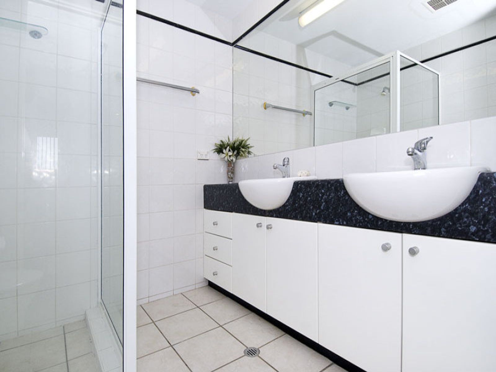 17/101 Mitchell Street, Darwin City NT 0800, Darwin City - Thumbnail 2
