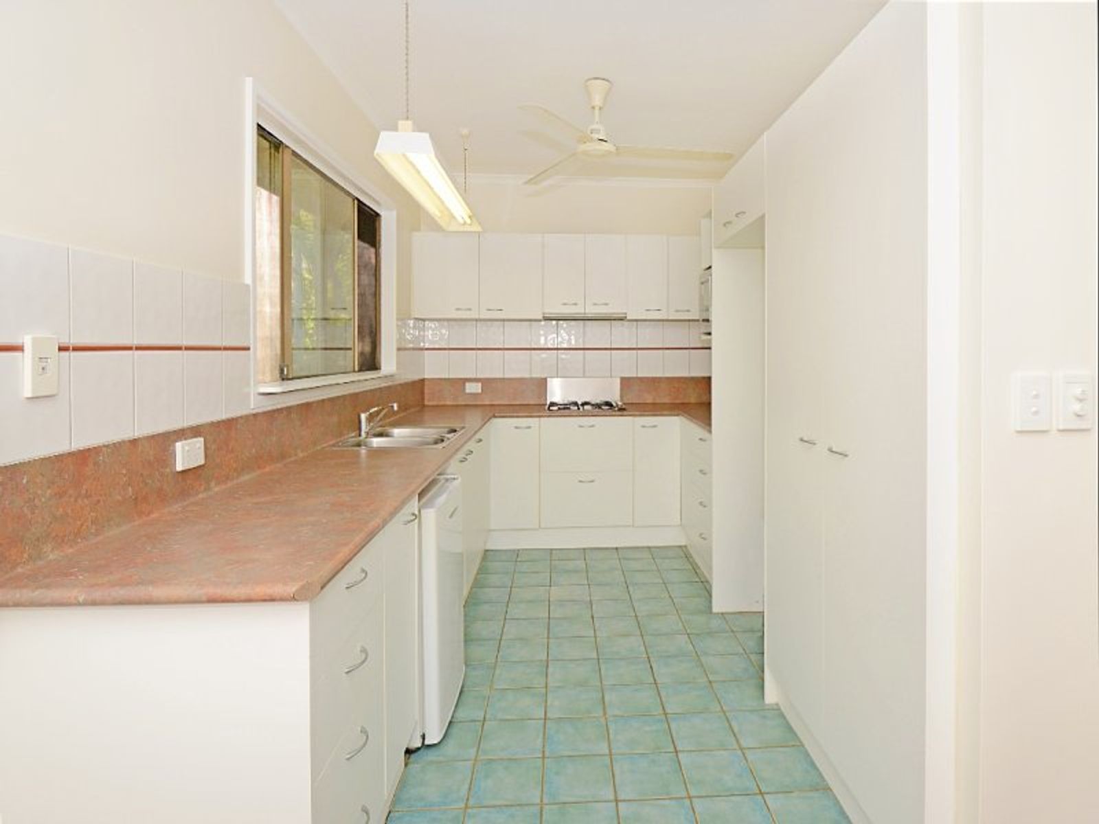 35 Mahogany Crescent, Karama NT 0812, Karama - Thumbnail 3