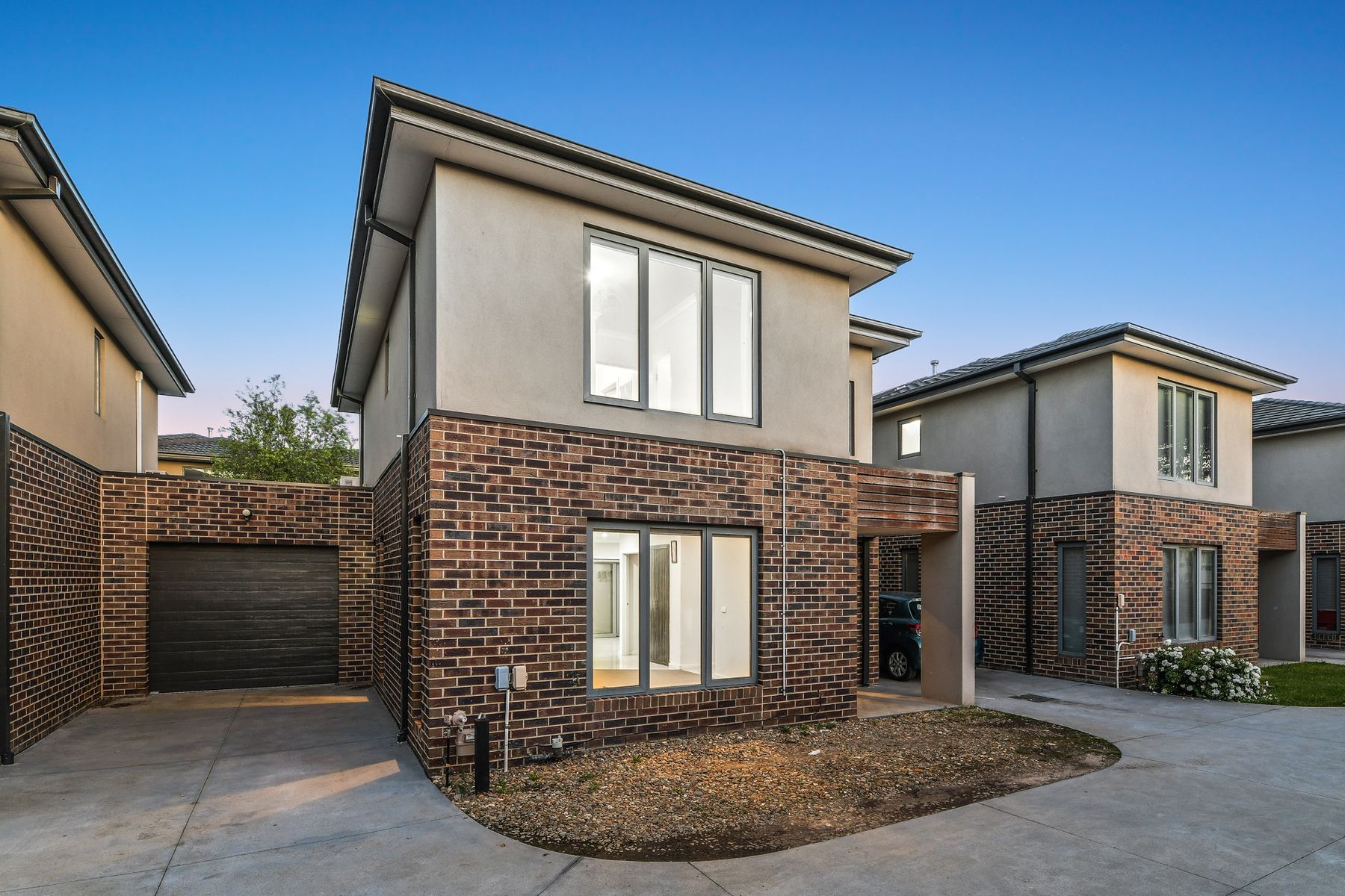 8/11, Dandenong - Thumbnail 2