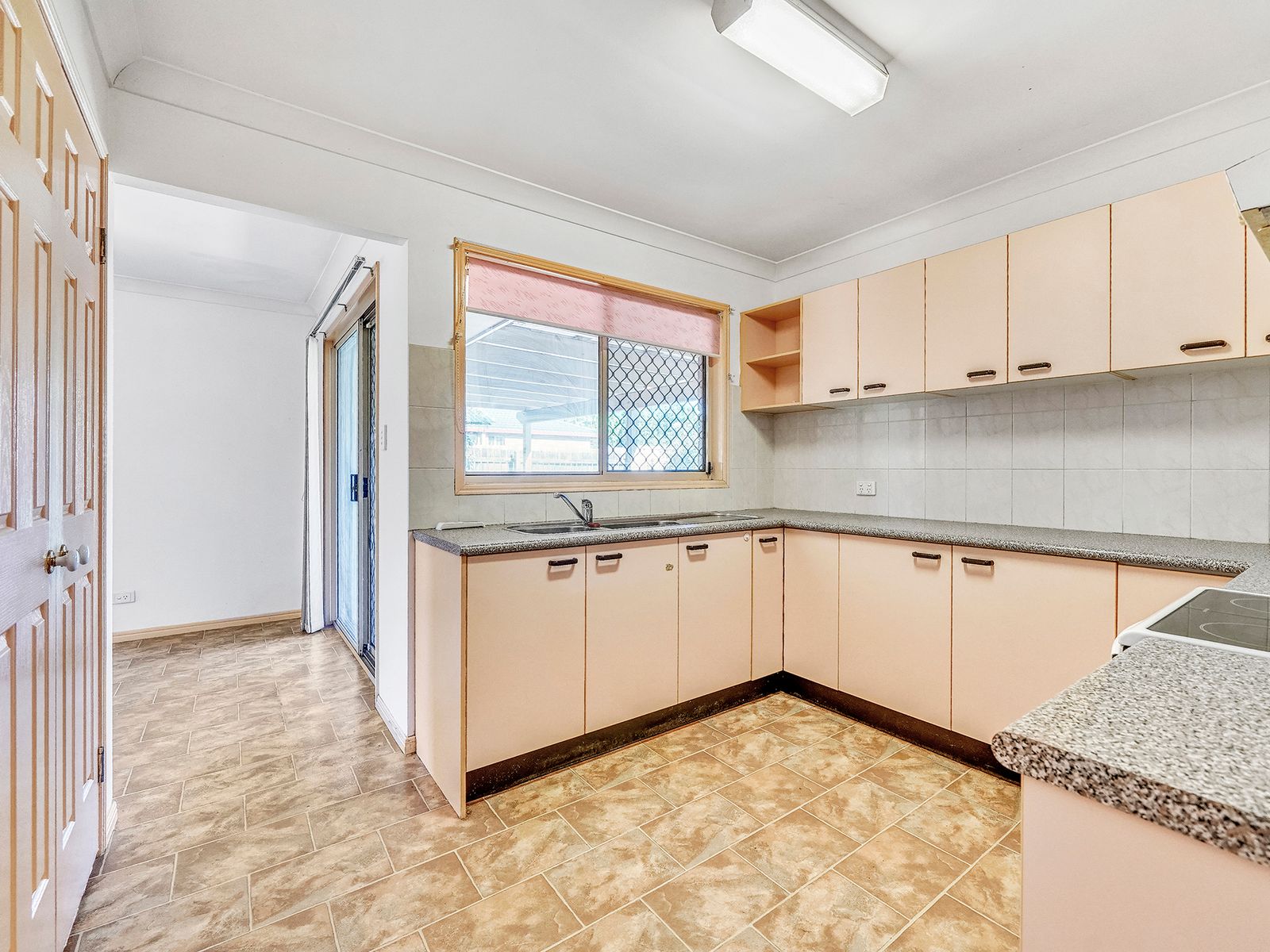 24 BURDEKIN COURT, Hillcrest QLD 4118, Hillcrest - Thumbnail 4