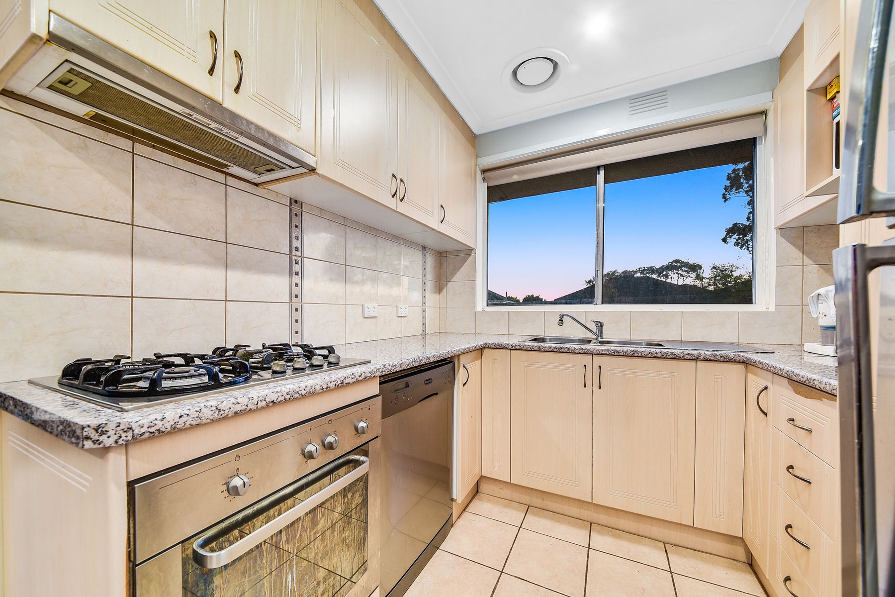 7 Charnfield Crescent, Noble Park, VIC 3174, Noble Park - Thumbnail 4