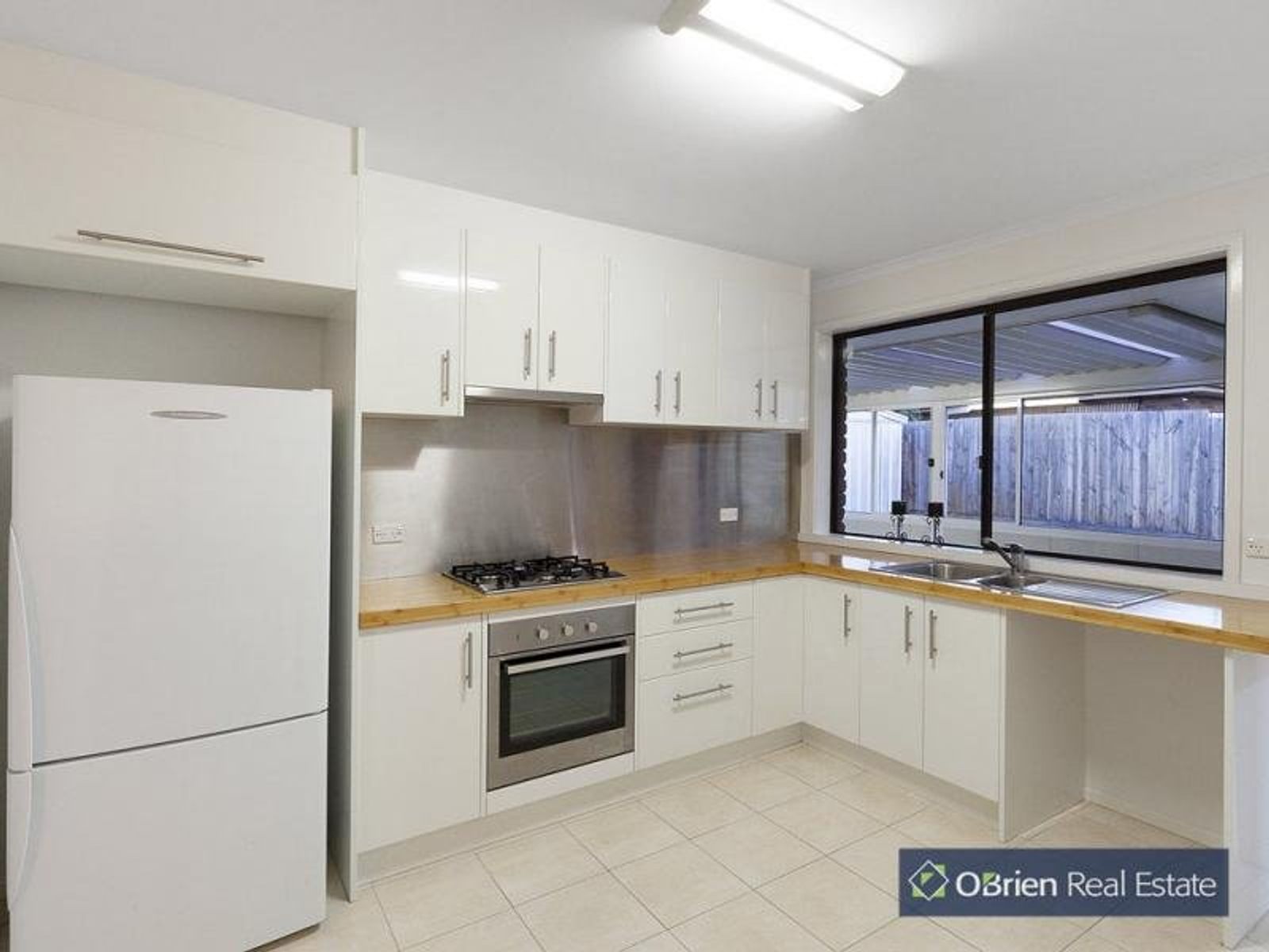 40 Grove End Road, Endeavour Hills, VIC 3802, Endeavour Hills - Thumbnail 2