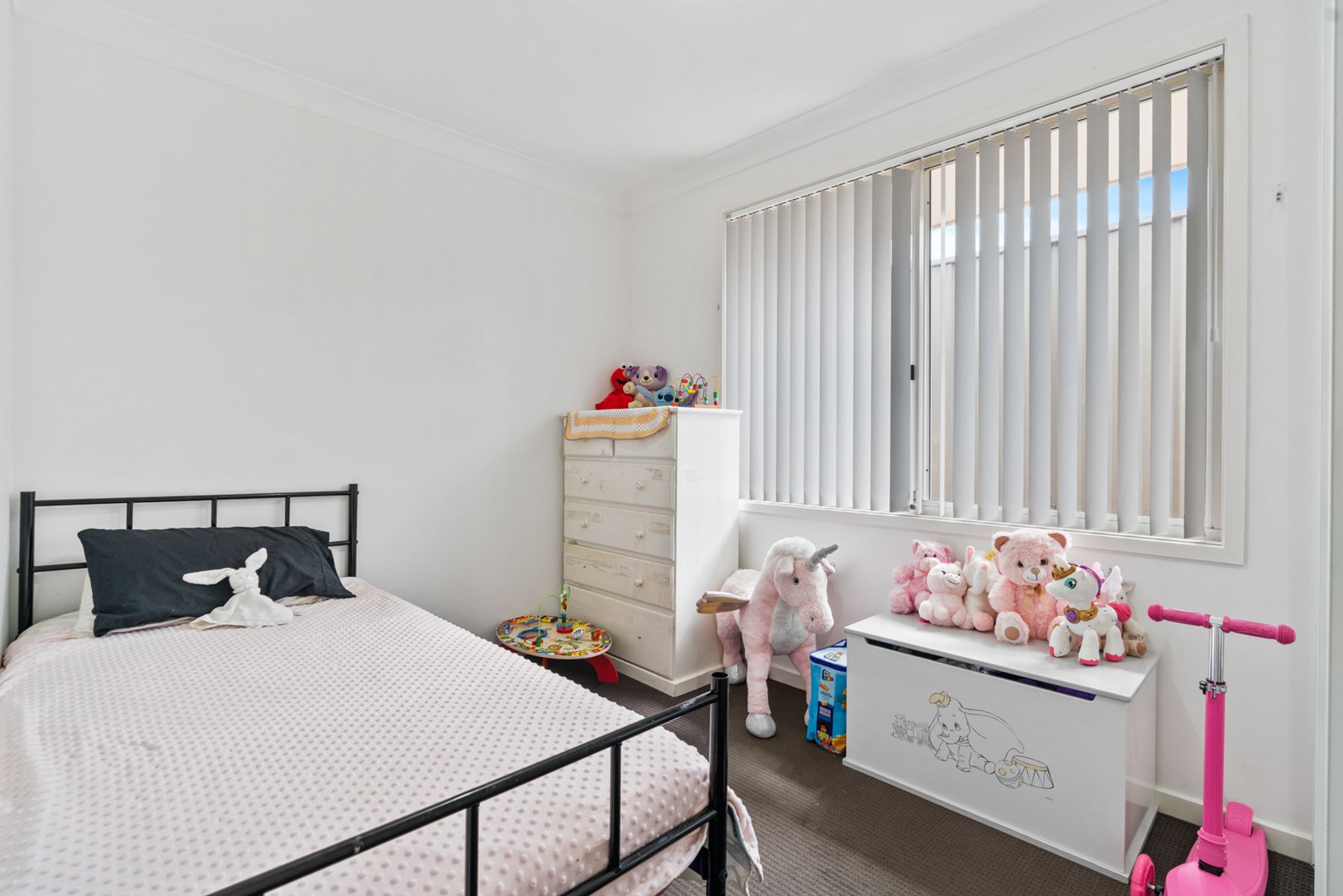 25 Sebastian Avenue, Rosemeadow NSW 2560, Rosemeadow - Thumbnail 5