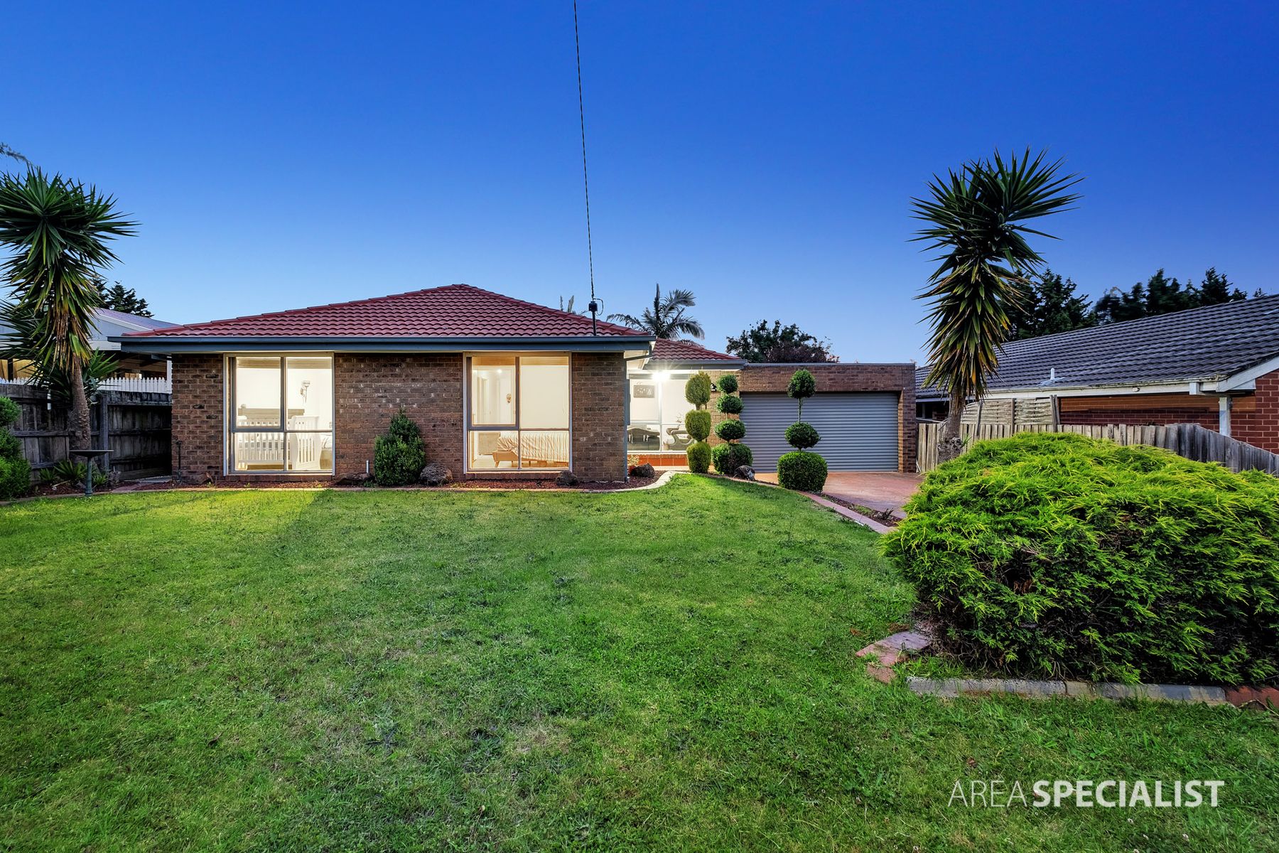 16 Lesley Drive, Hampton Park, VIC 3976, Hampton Park - Thumbnail 2