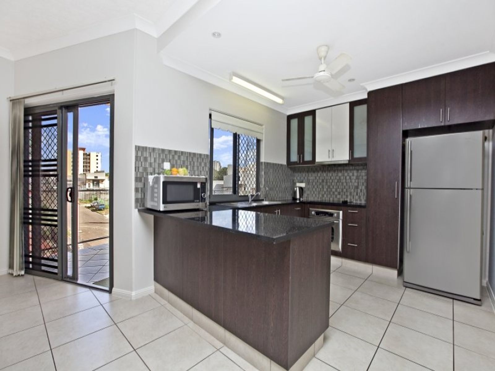 8/24 Harvey Street, Darwin City NT 0800, Darwin City - Thumbnail 2