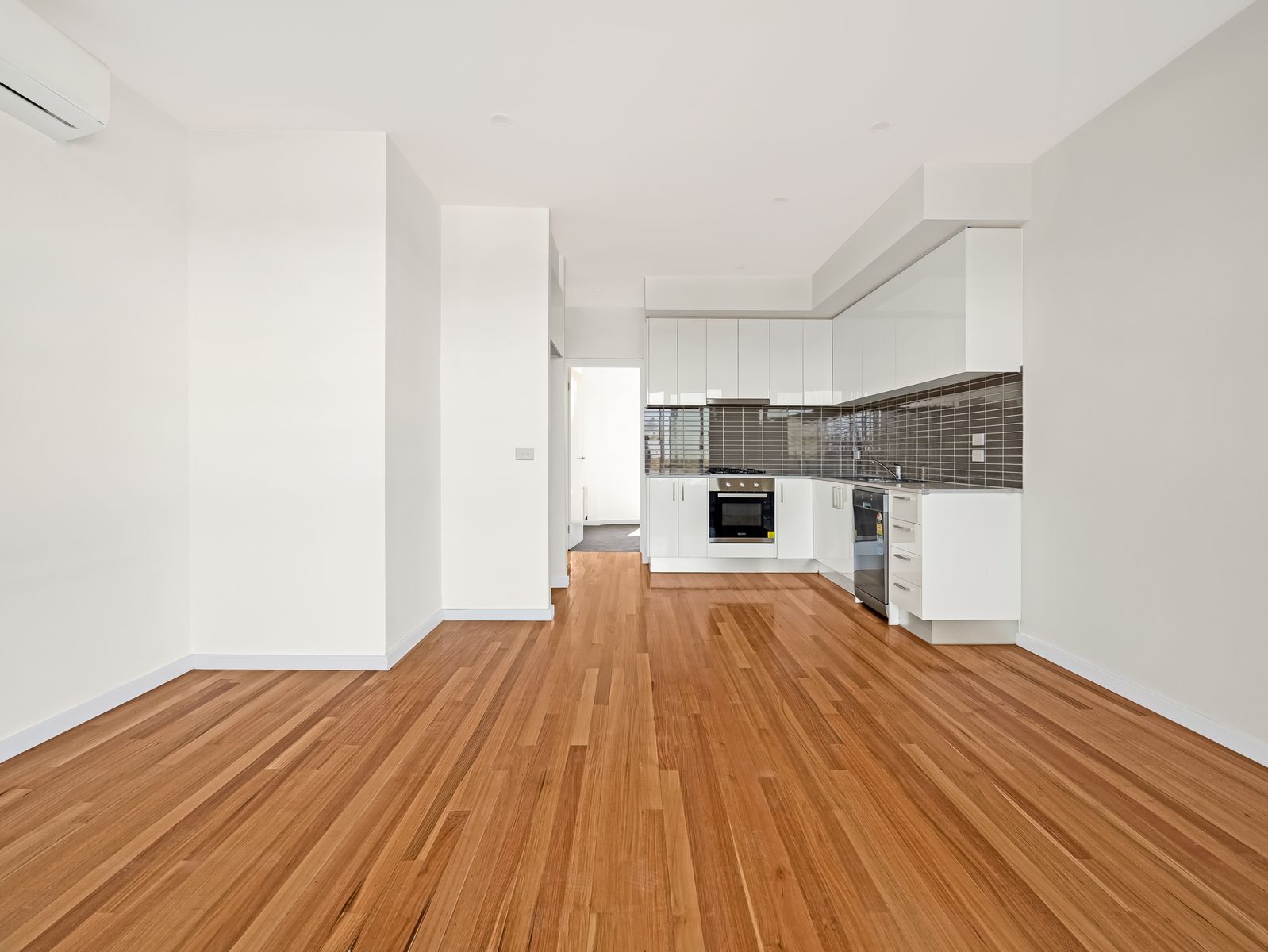 227 Duke Street, Sunshine North, VIC 3020, Sunshine North - Thumbnail 4
