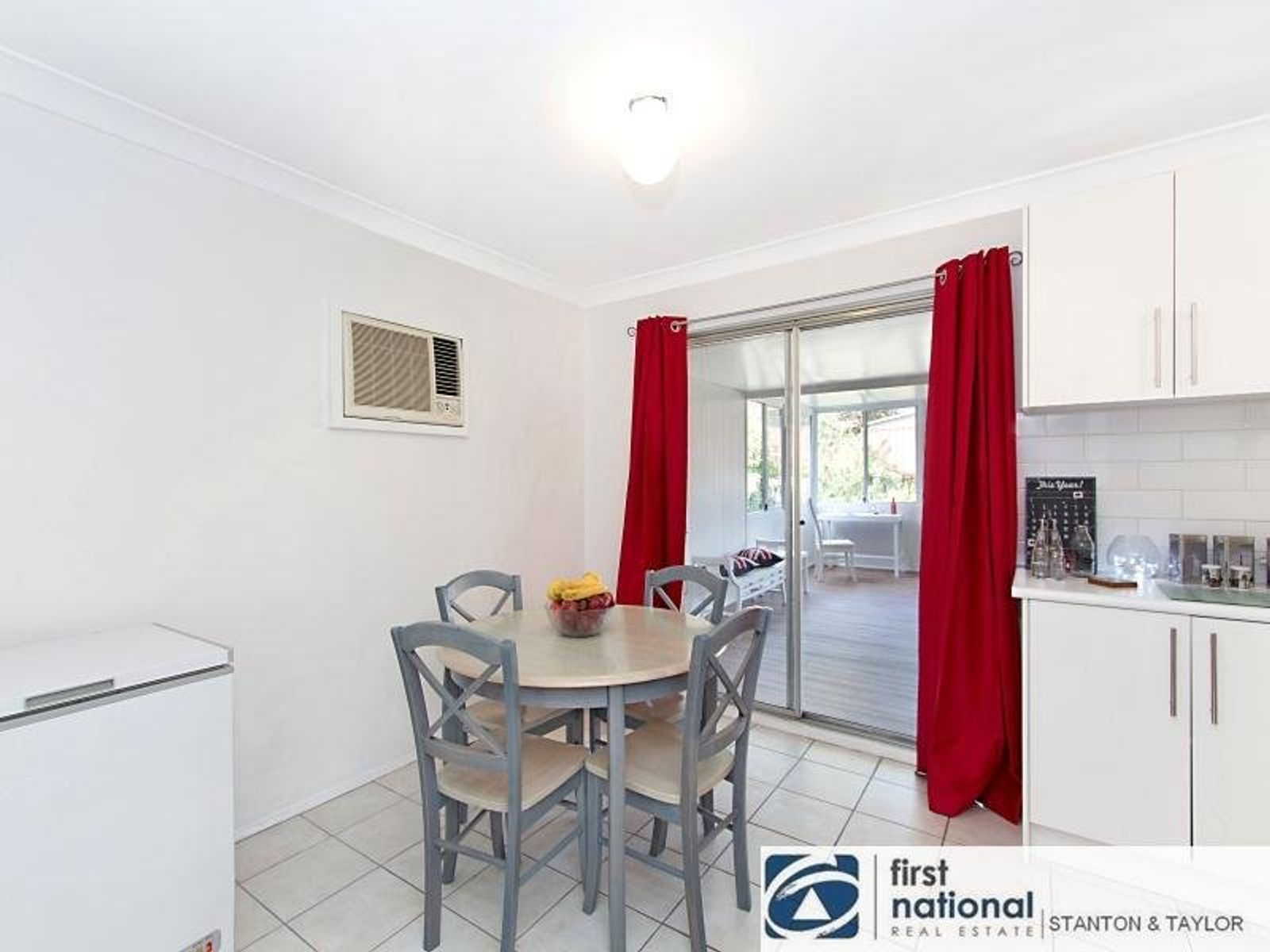 16 Grazier Crescent, Werrington Downs - Thumbnail 4