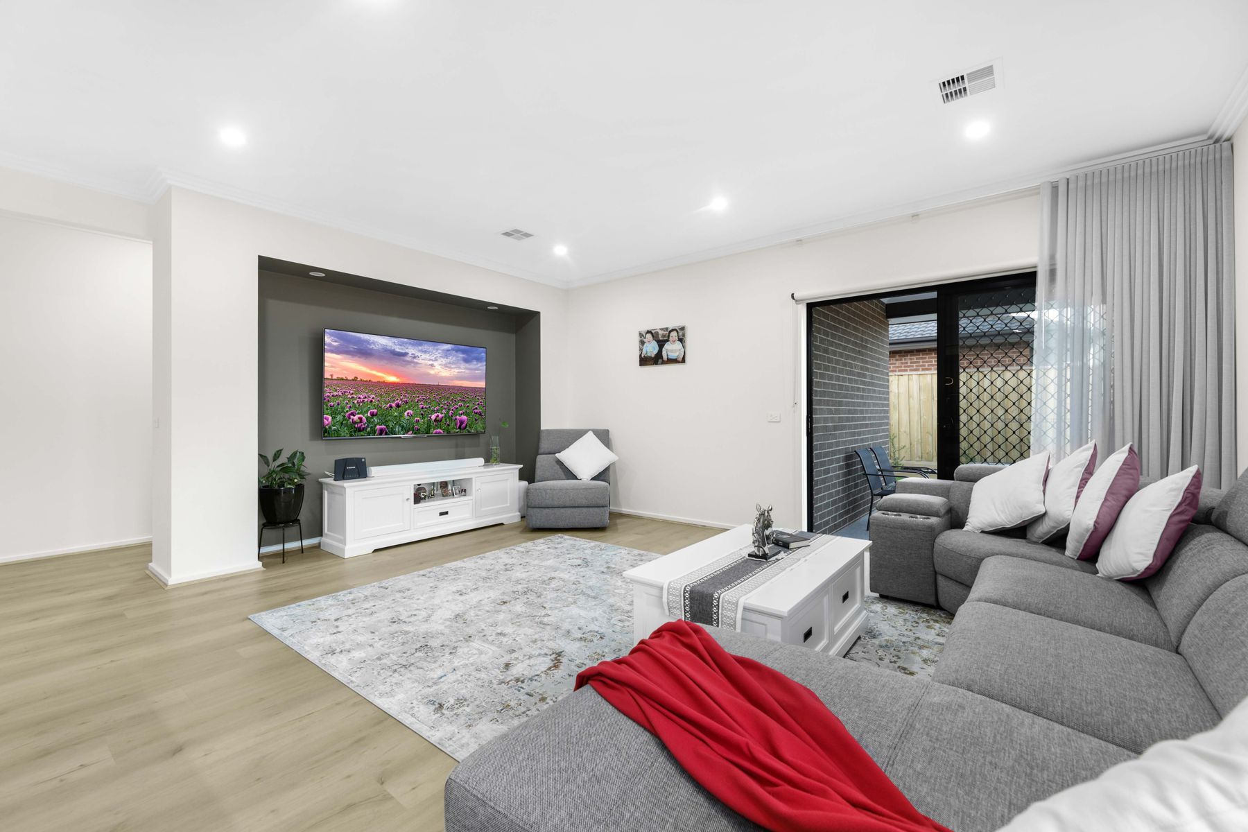 77 OConnor Avenue, Clyde North, VIC 3978, Clyde North - Thumbnail 3