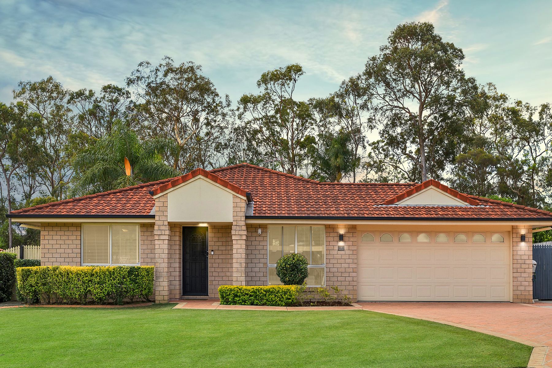 2 Whistler Close, Heritage Park QLD 4118, Heritage Park - Image 1