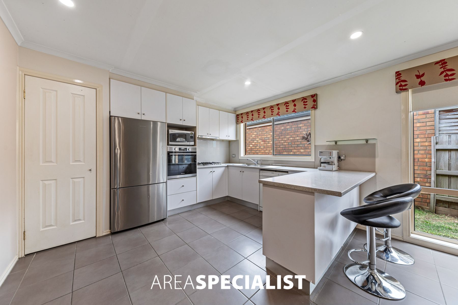 8 Capri Court, Pakenham, VIC 3810, Pakenham - Thumbnail 3