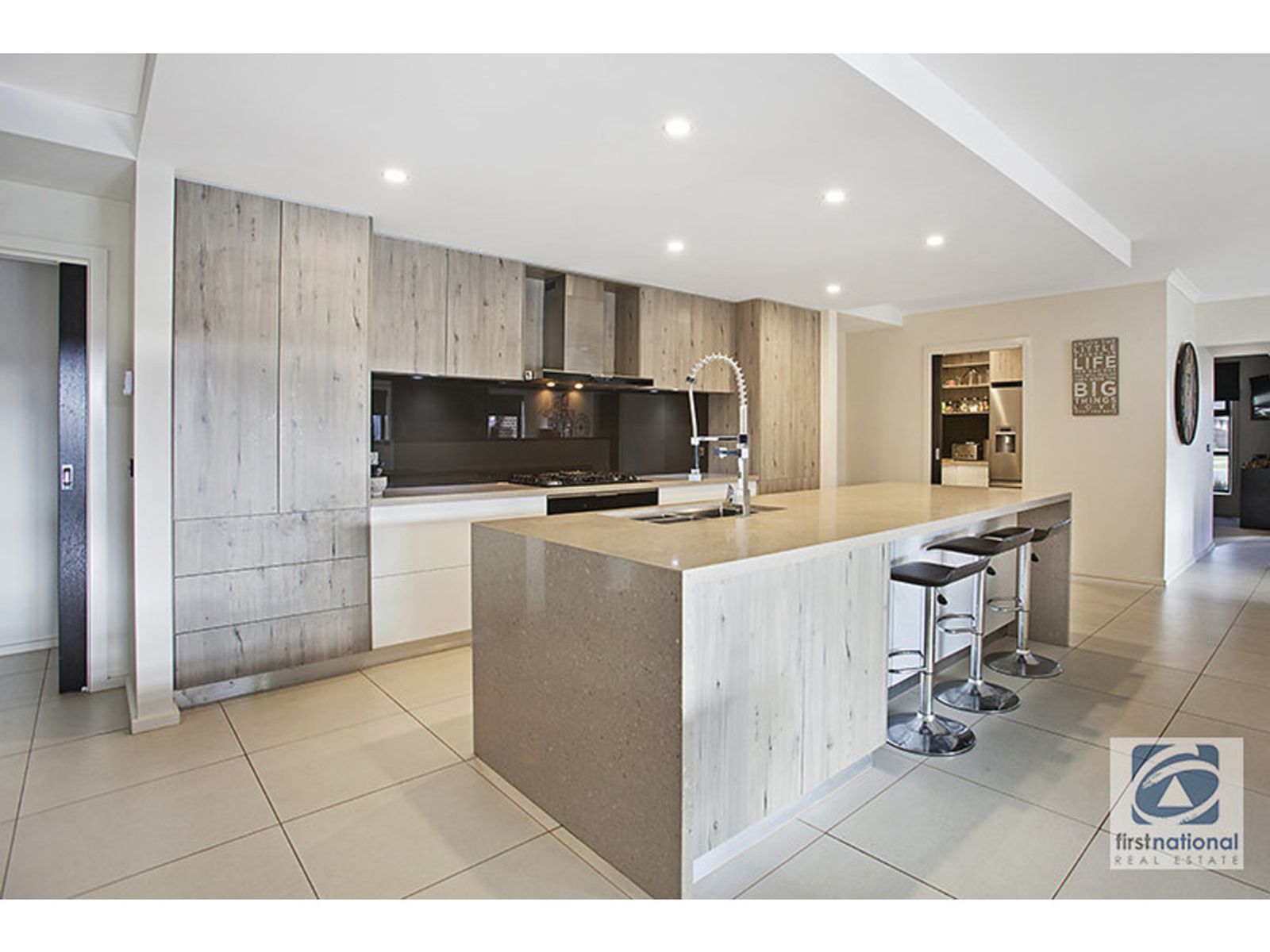 12 Chesterfield Avenue, Warragul, VIC 3820, Warragul - Thumbnail 3