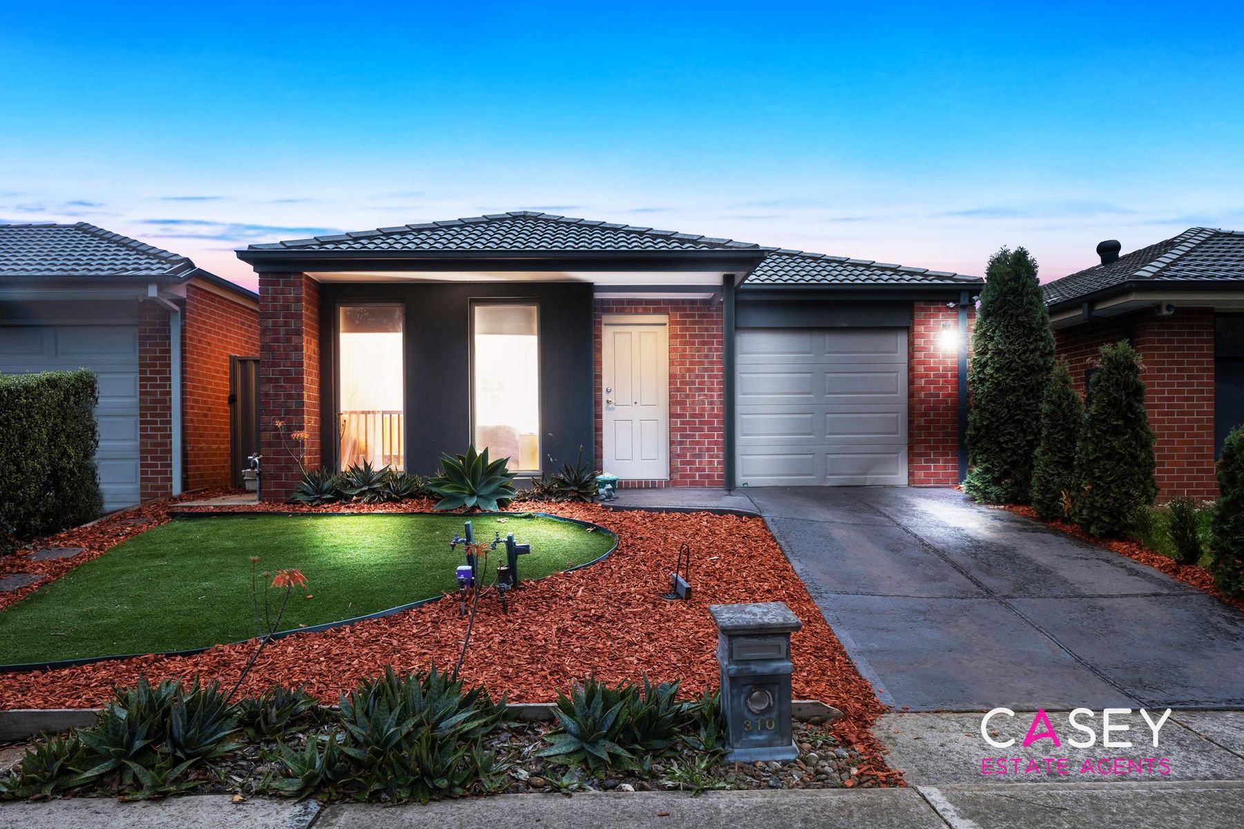 310 Casey Fields Boulevard, Cranbourne East - Thumbnail 3