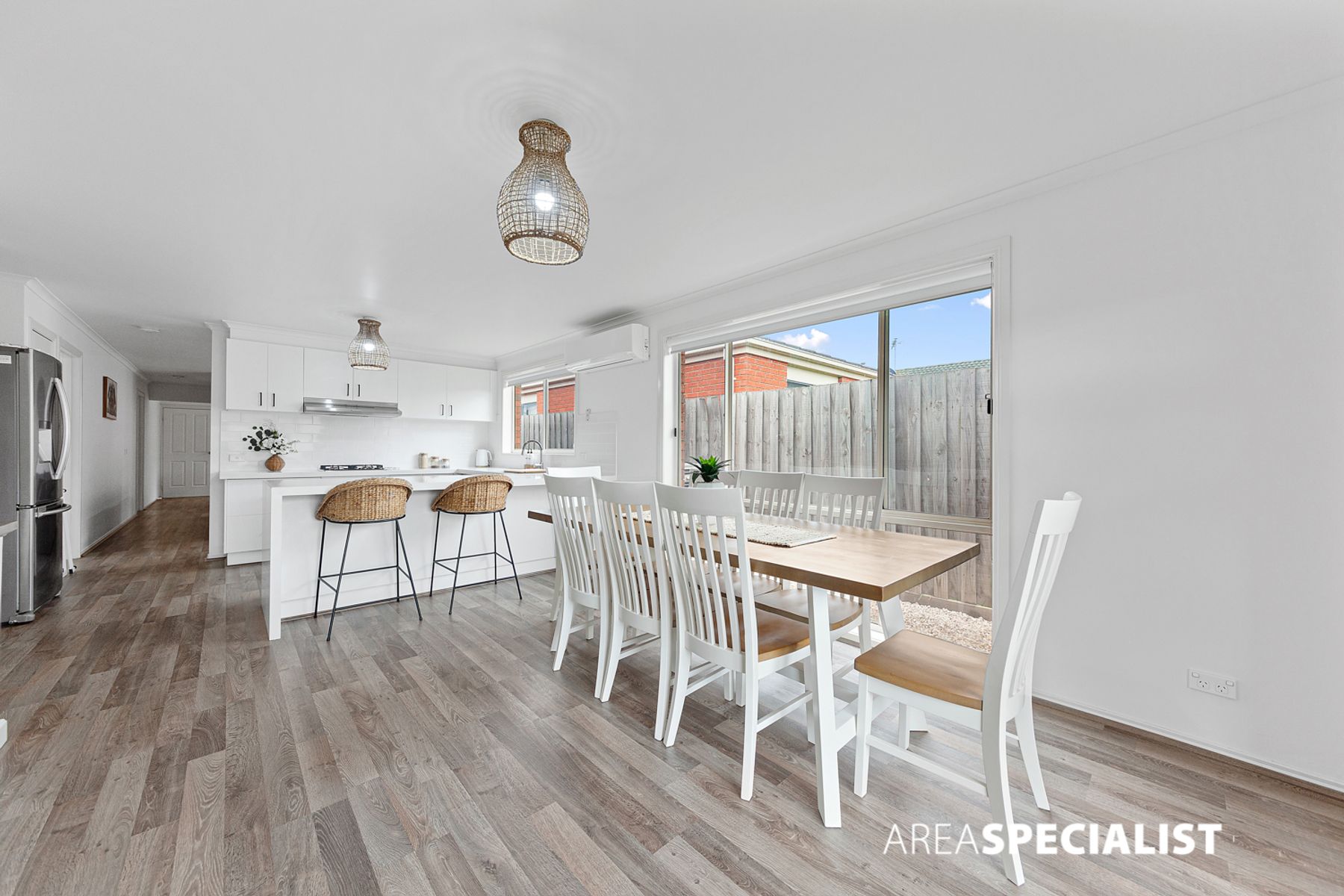 2 Sir Thomas Drive, Pakenham, VIC 3810, Pakenham - Thumbnail 4