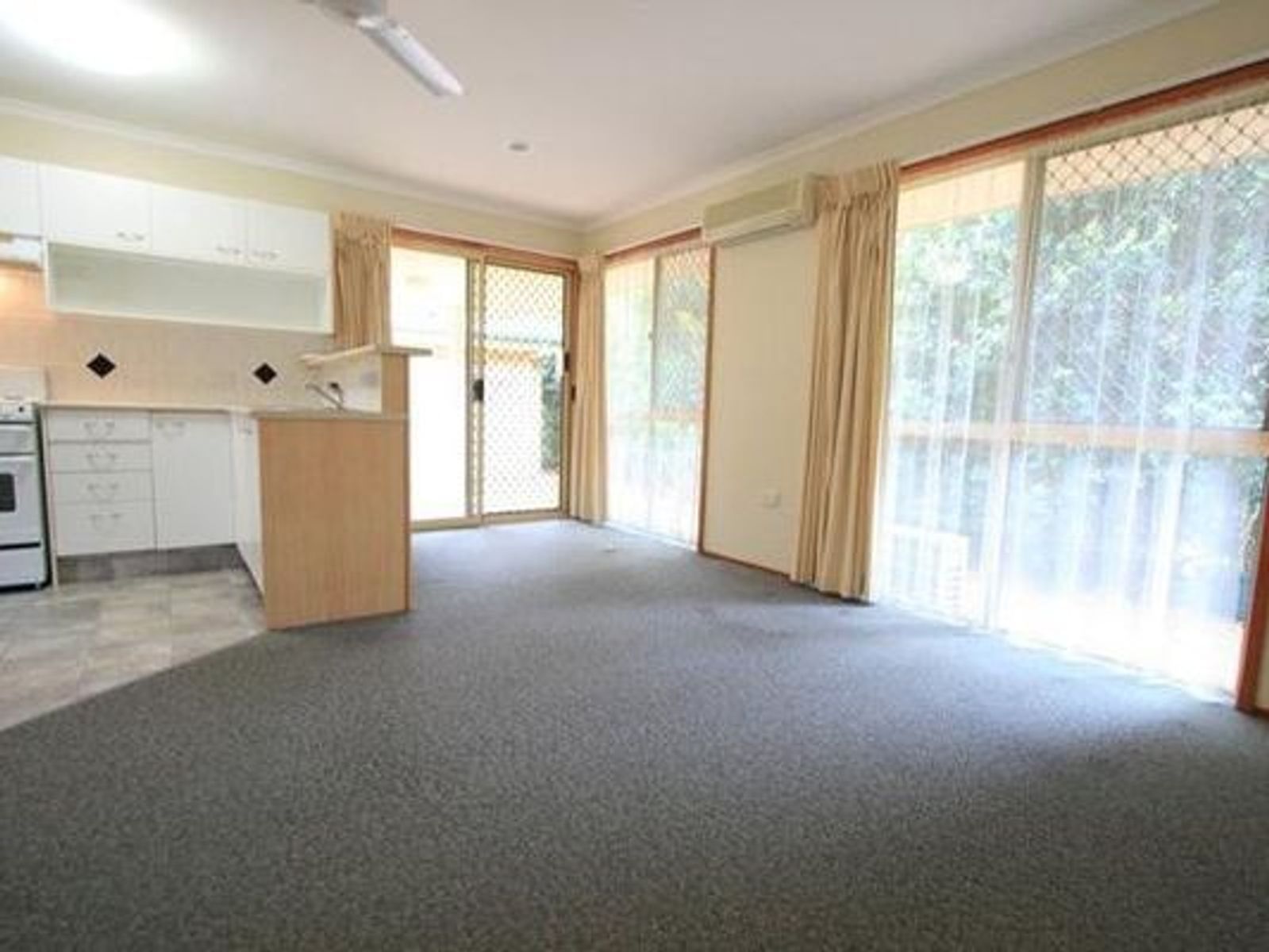 6/9 Blake Street, Southport QLD 4215, Southport - Thumbnail 2