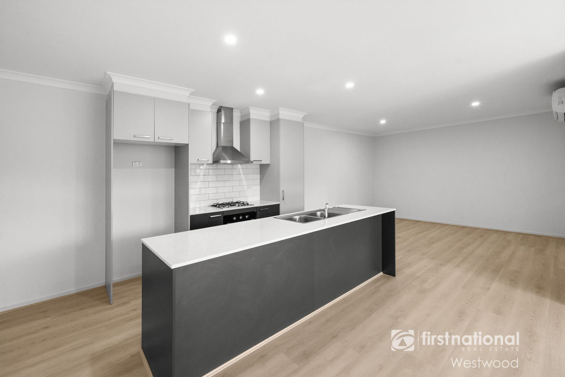 134 Oldbridge Boulevard, Weir Views VIC 3338, Weir Views - Thumbnail 3