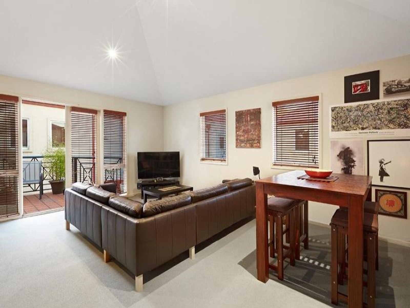 20/8-32 Howlett Street, Kensington - Thumbnail 2