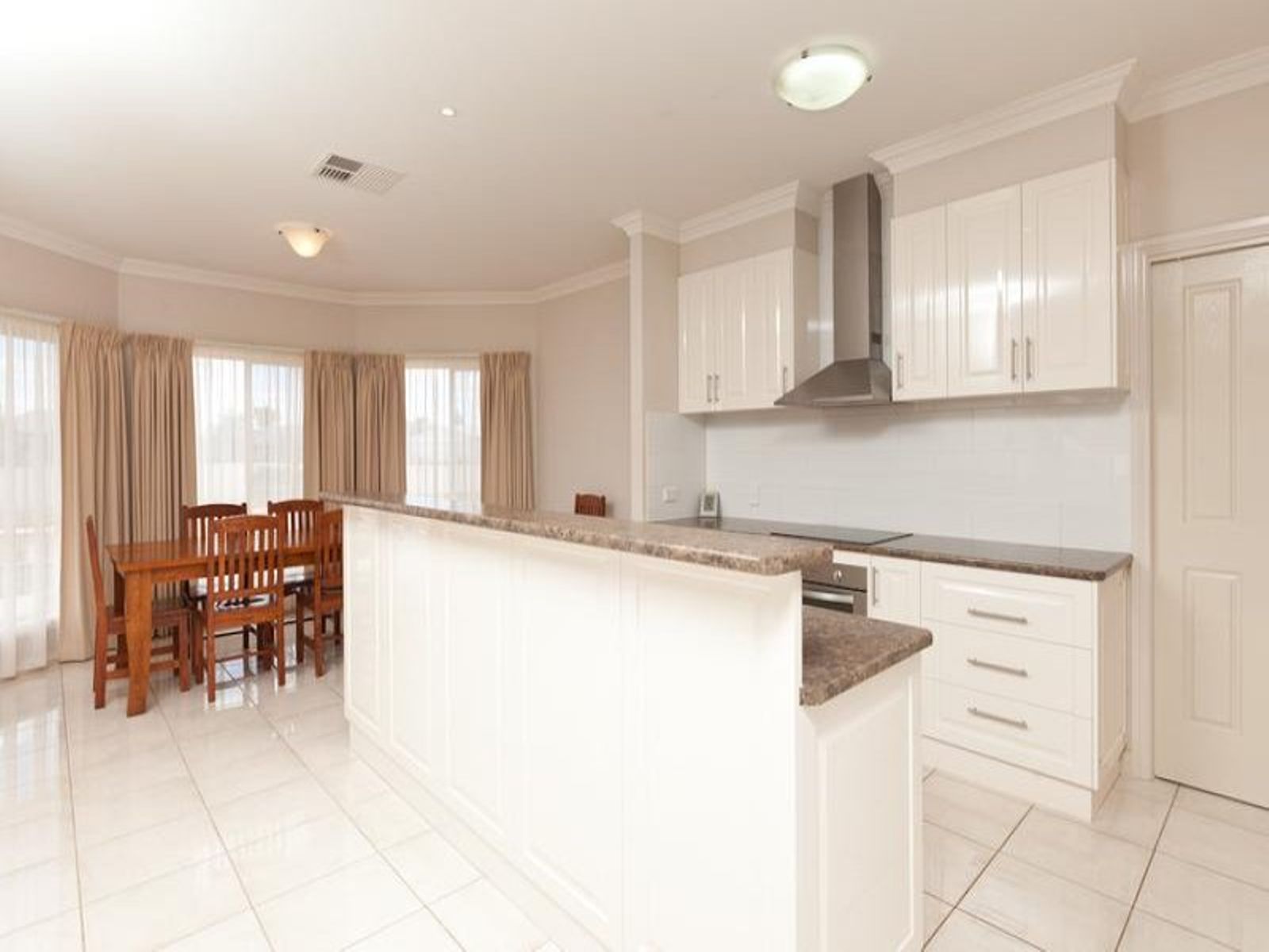8 Forrester Court, Nichols Point - Thumbnail 8