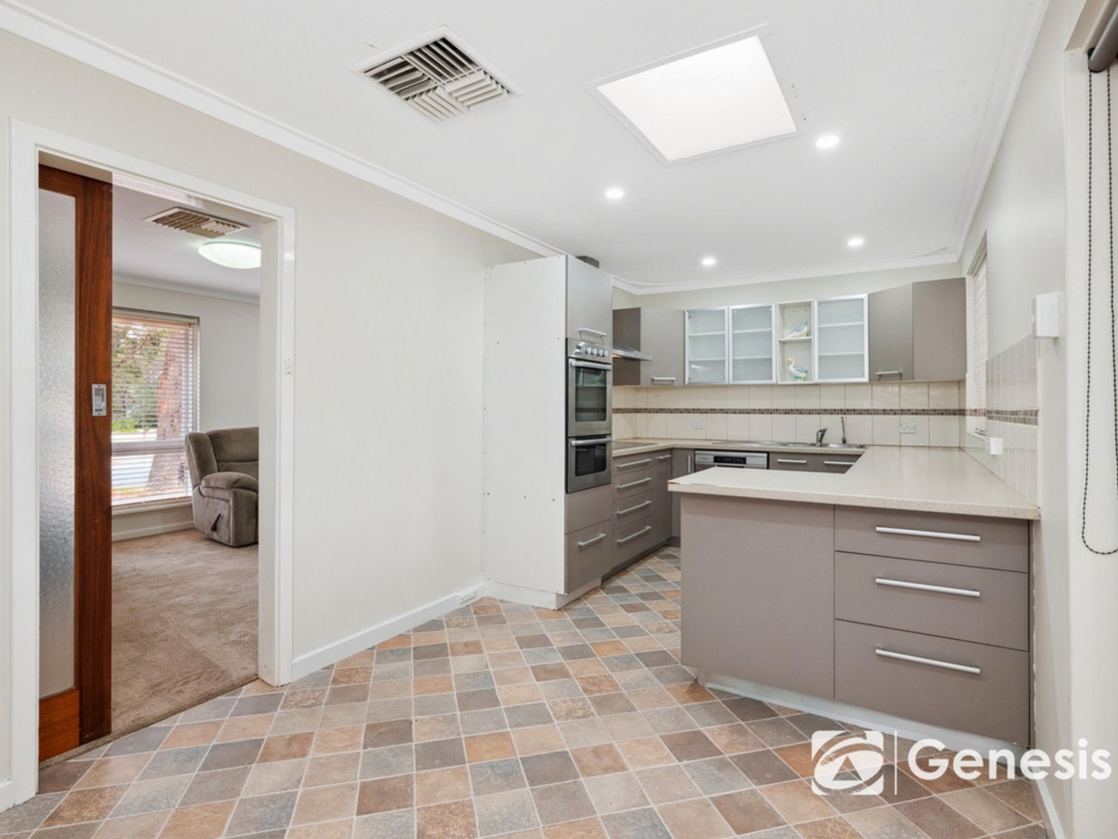 8 Kathleen Road, Lesmurdie, WA 6076, Lesmurdie - Thumbnail 5