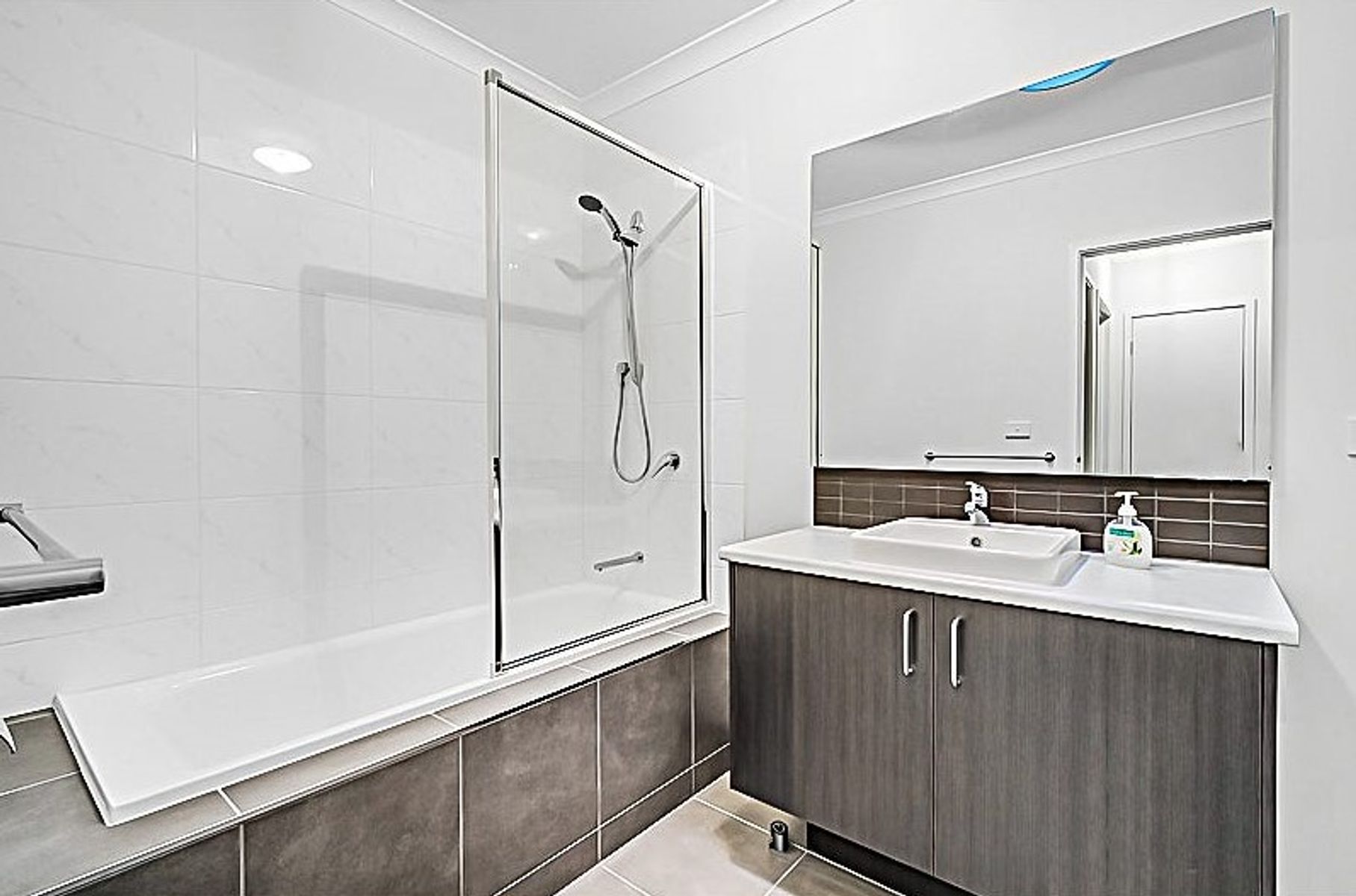 13 Elsternwick Street, Truganina VIC 3029, Truganina - Thumbnail 8