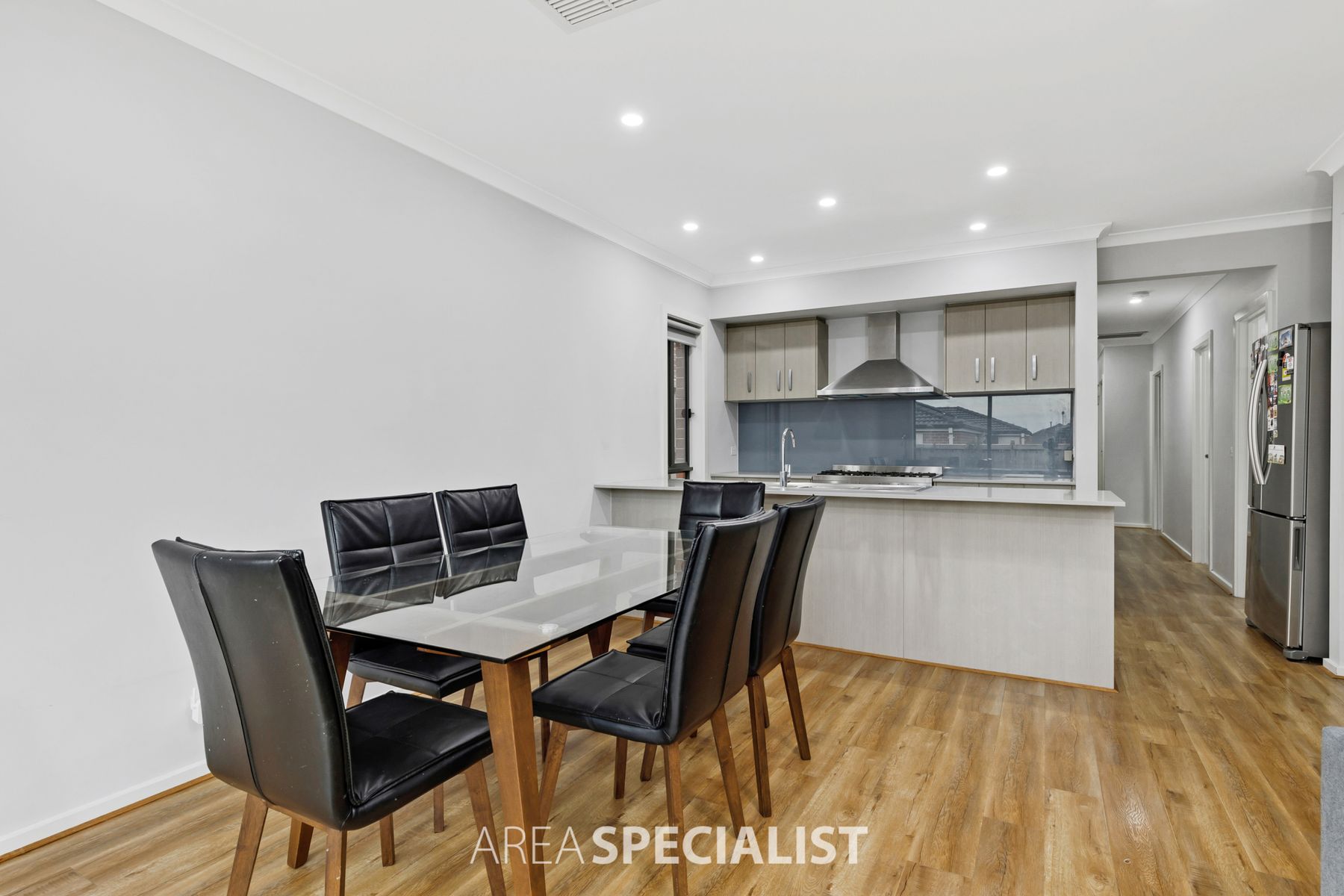 27 Barcelona Avenue, Clyde North, VIC 3978, Clyde North - Thumbnail 4