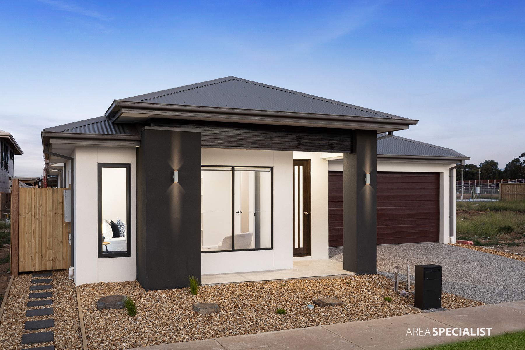 8 Kuvera Street, Werribee, VIC 3030, Werribee - Thumbnail 3