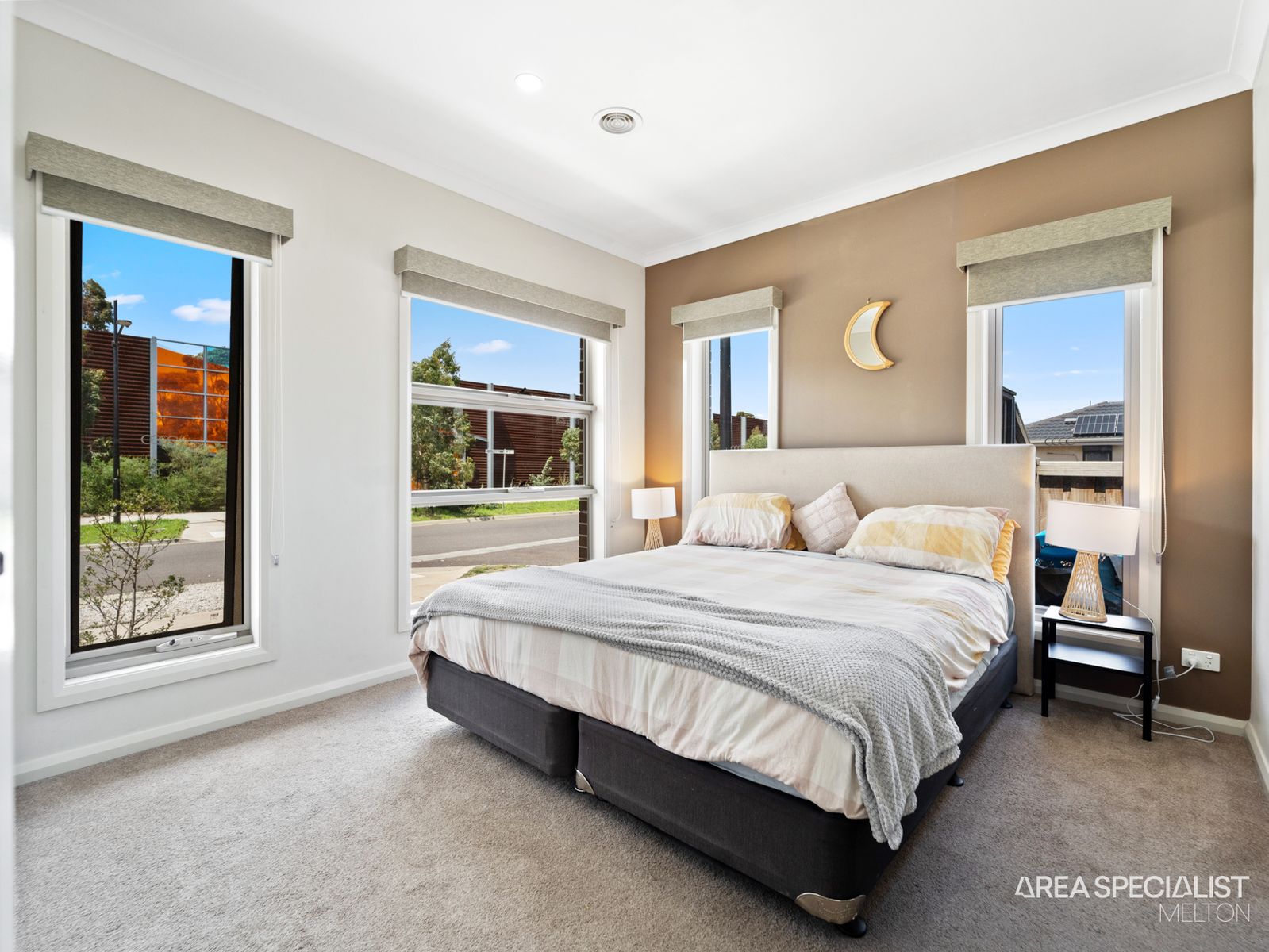 92 Horsley Street, Thornhill Park, VIC 3335, Thornhill Park - Thumbnail 3