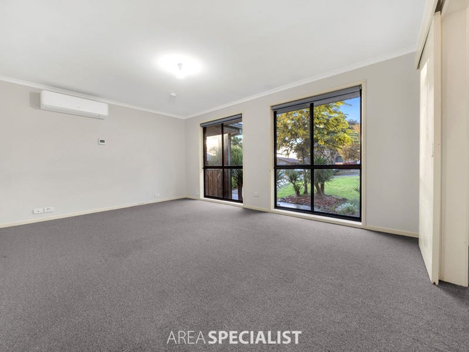 13 Channelle Close, Hampton Park, VIC 3976, Hampton Park - Thumbnail 2