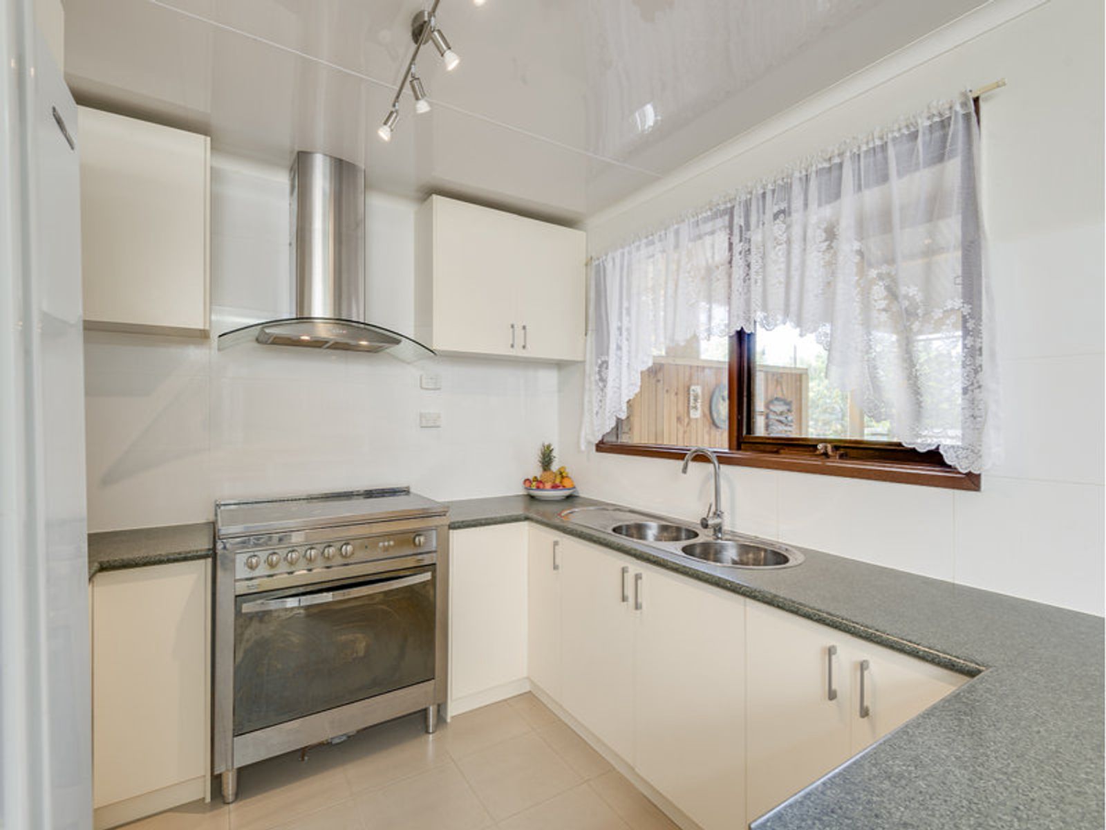 61 Aldridge Street, Endeavour Hills, VIC 3802, Endeavour Hills - Thumbnail 2