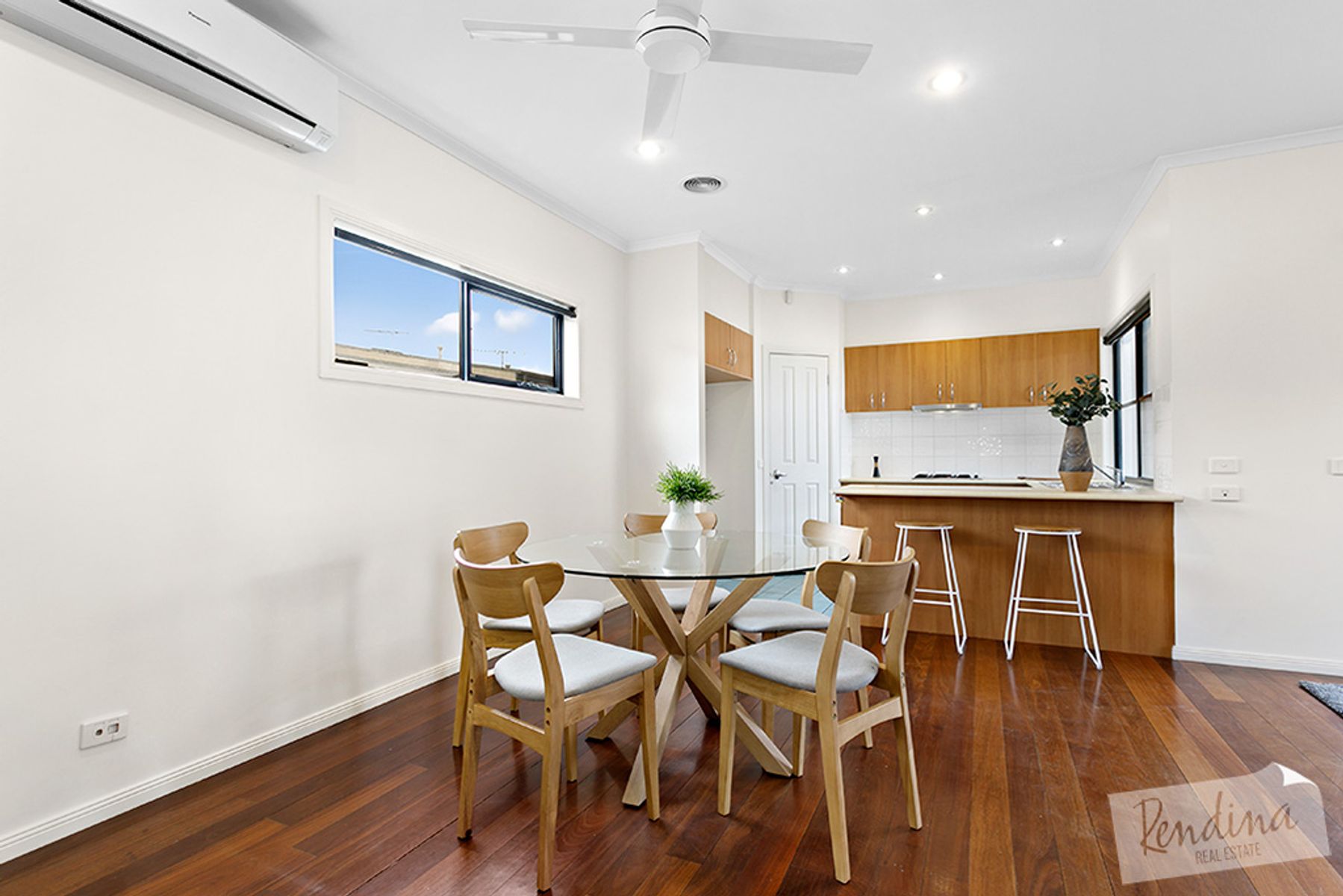 69 Rayner Lane, Kensington - Thumbnail 2