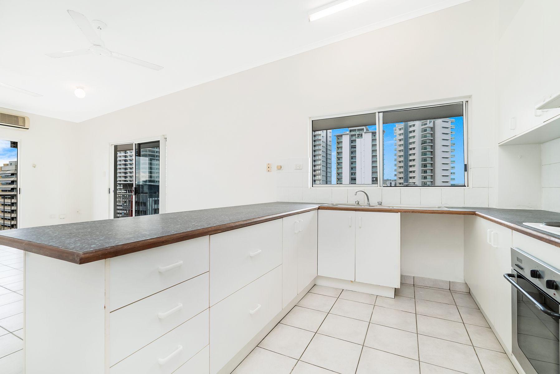 148/21-23 Cavenagh Street, Darwin City NT 0800, Darwin City - Thumbnail 3