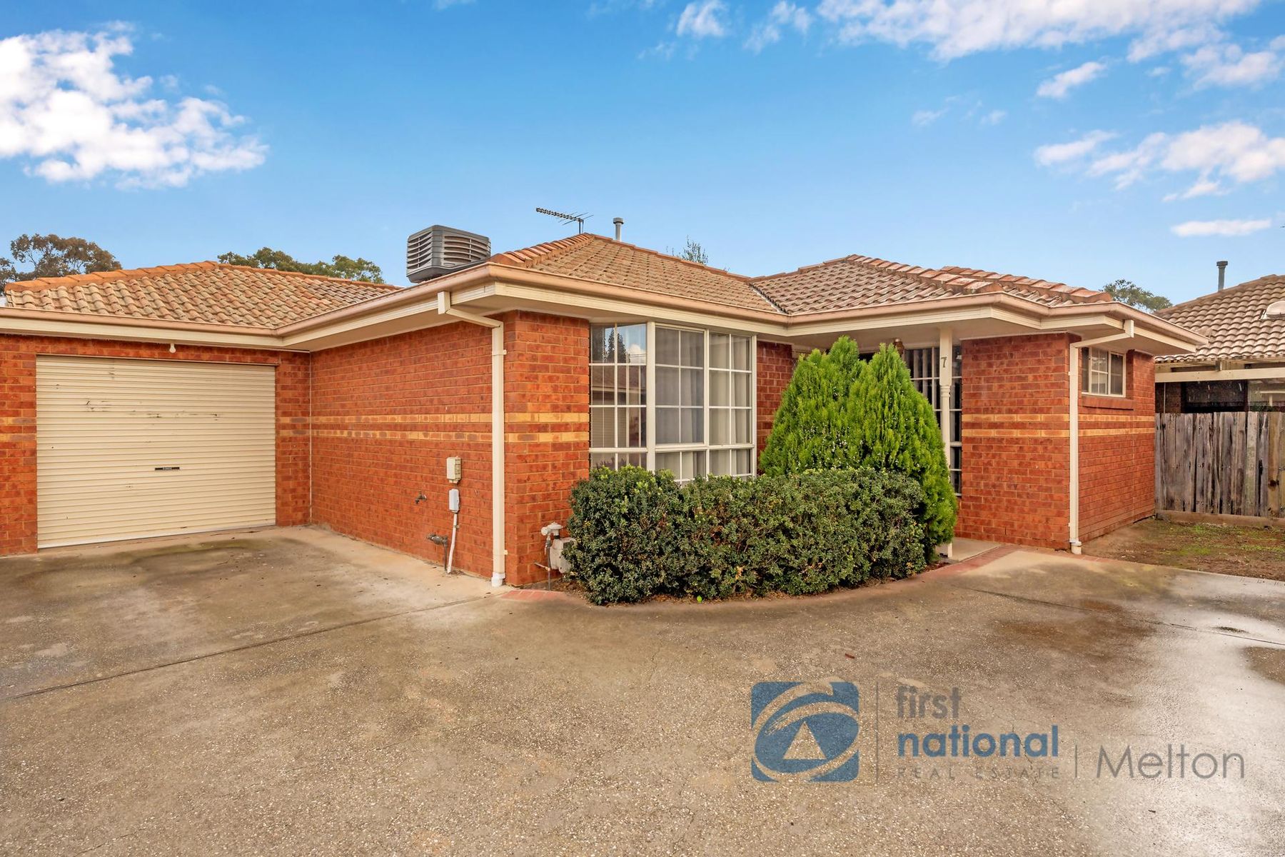 7/18 Creek Street, Melton South VIC 3338