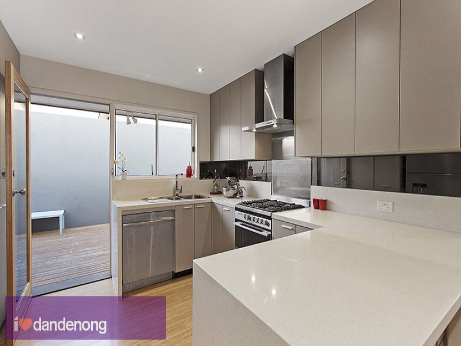 3/5 Robert Street, Dandenong, VIC 3175, Dandenong - Thumbnail 2